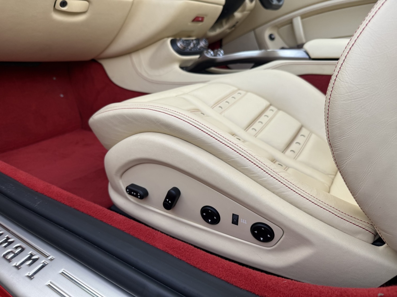 Used Ferrari California 2009 for sale - 78004601: Photo 32