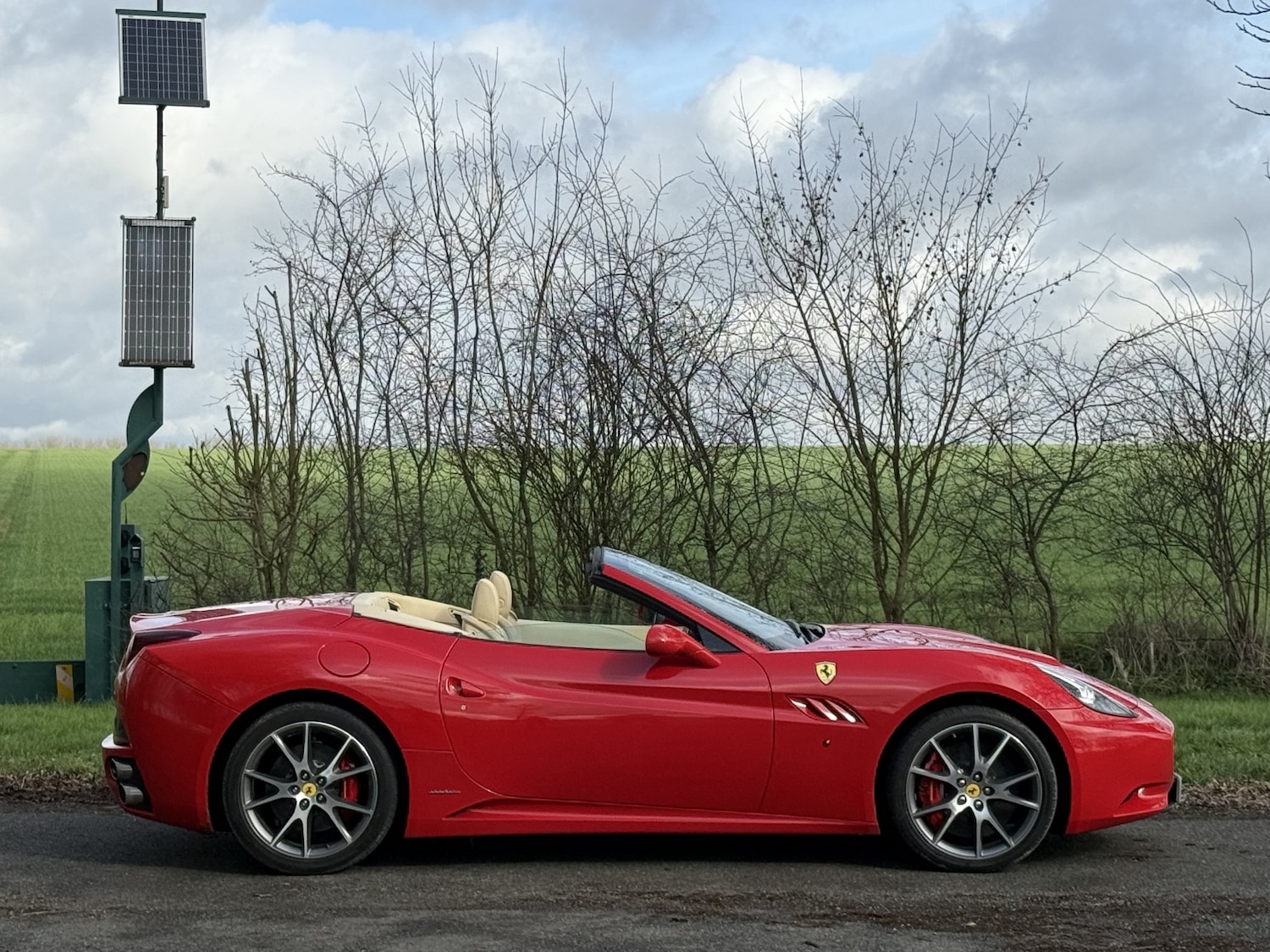 Used Ferrari California 2009 for sale - 78004601: Photo 4