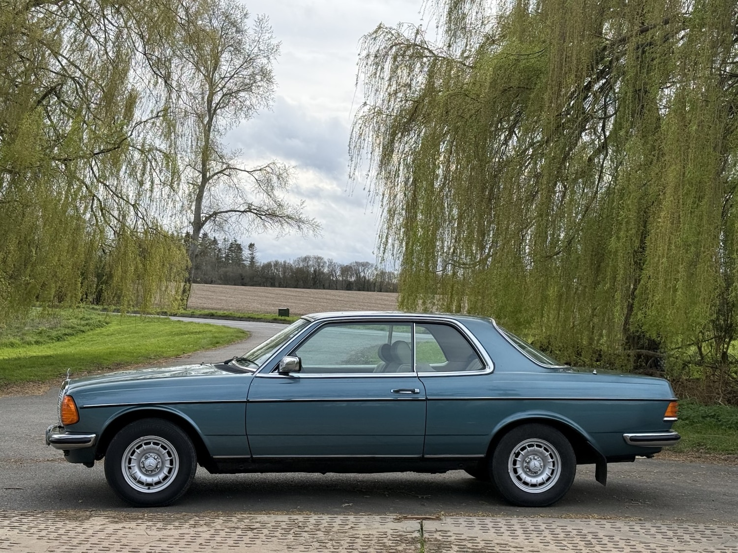 Used Mercedes-Benz 230 1985 for sale - 78183055: Photo 10