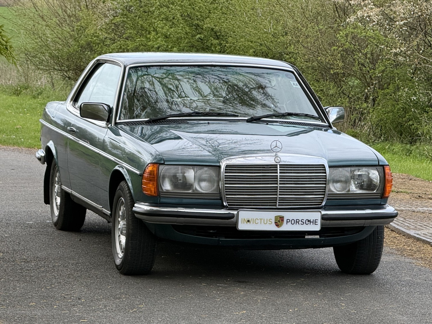 Used Mercedes-Benz 230 1985 for sale - 78183055: Photo 12