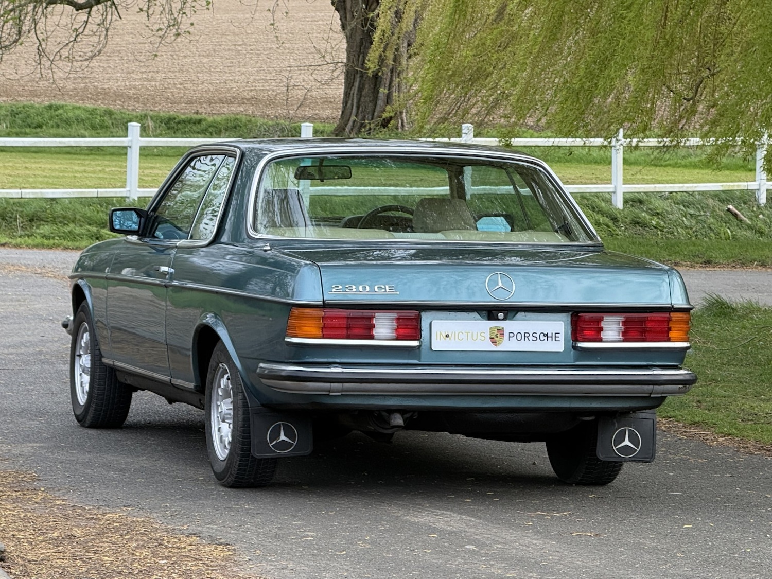 Used Mercedes-Benz 230 1985 for sale - 78183055: Photo 2