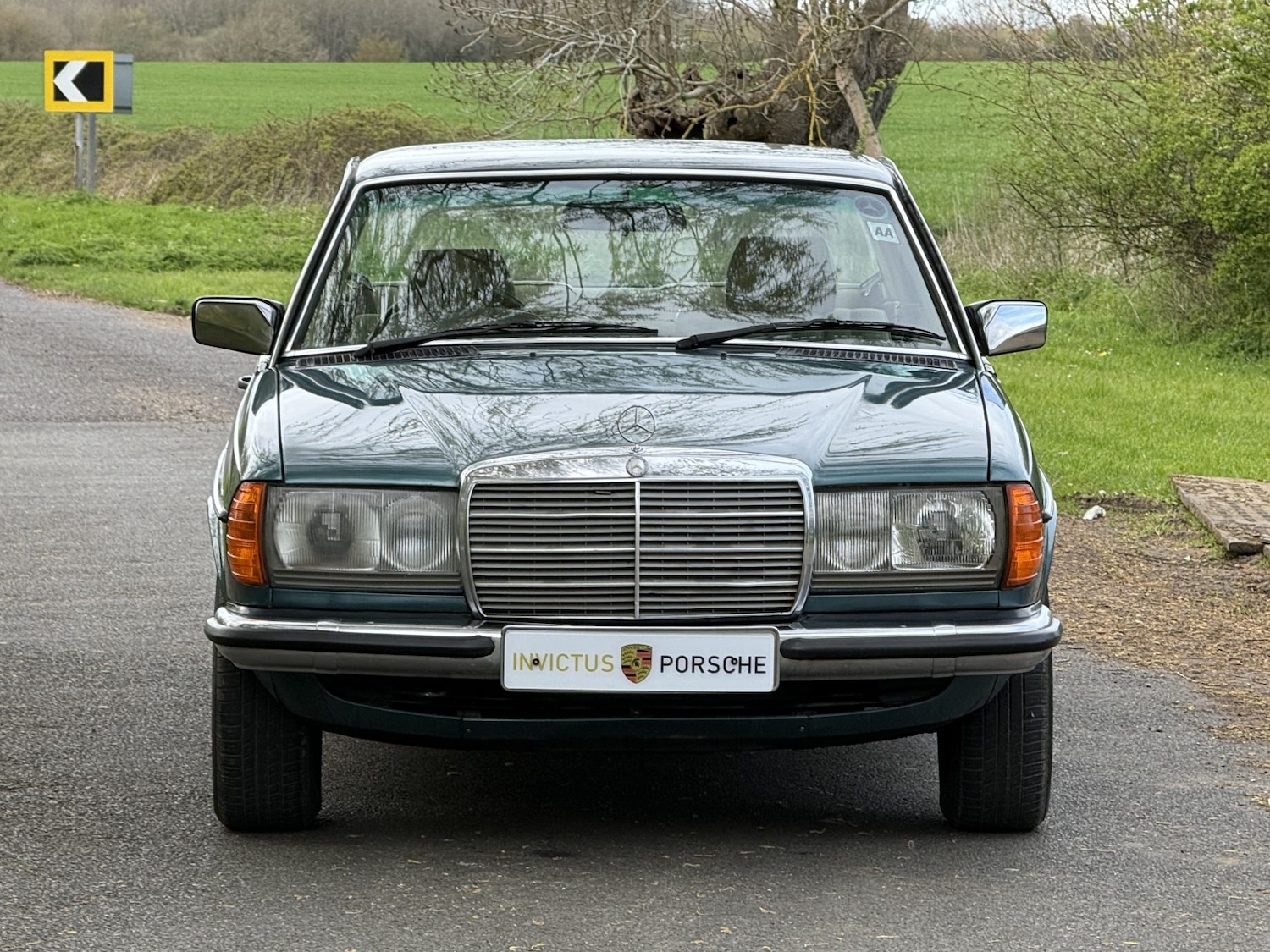 Used Mercedes-Benz 230 1985 for sale - 78183055: Photo 3