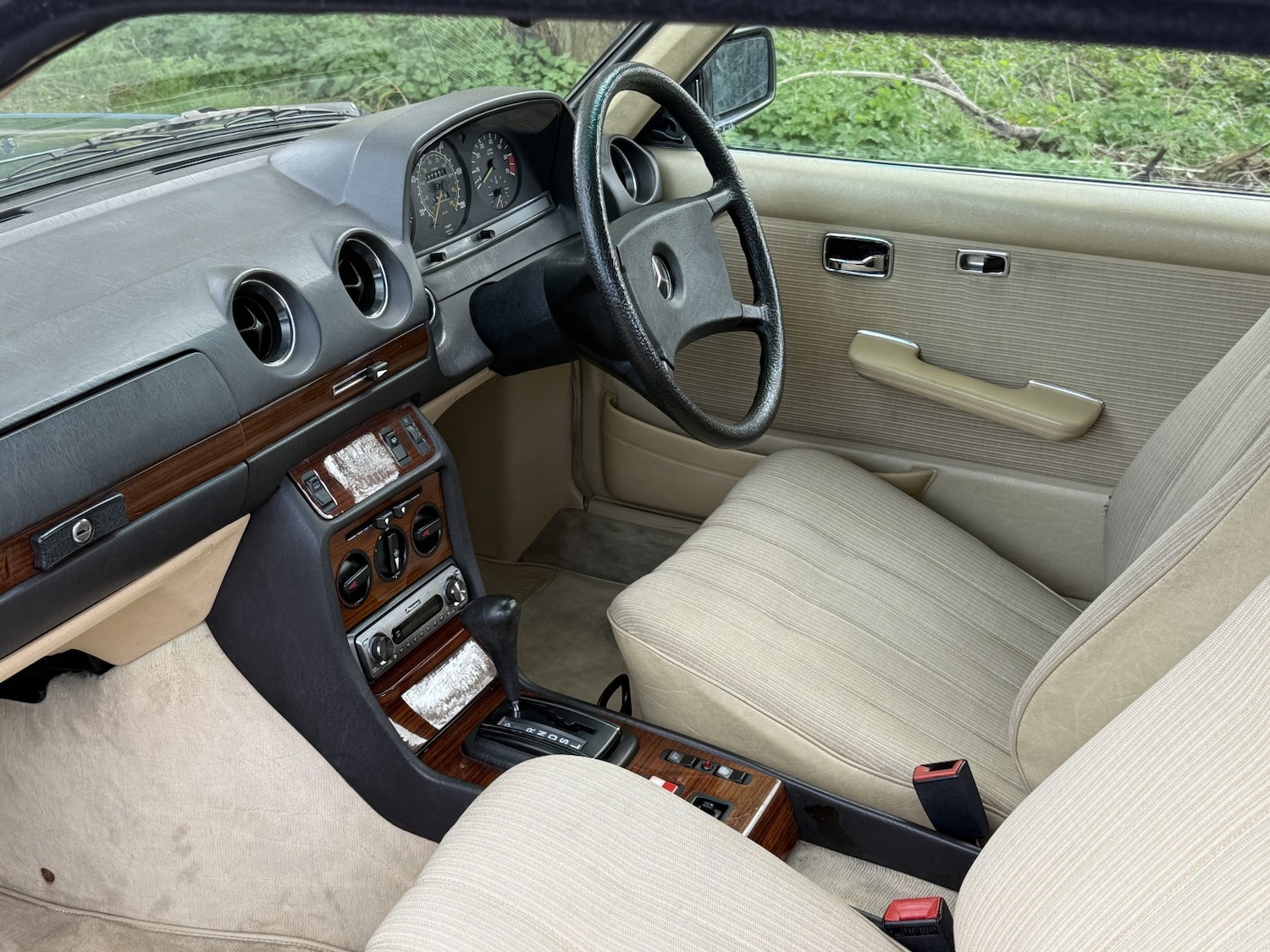 Used Mercedes-Benz 230 1985 for sale - 78183055: Photo 36