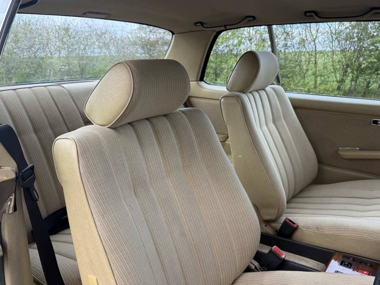 Used Mercedes-Benz 230 1985 for sale - 78183055: Photo 8