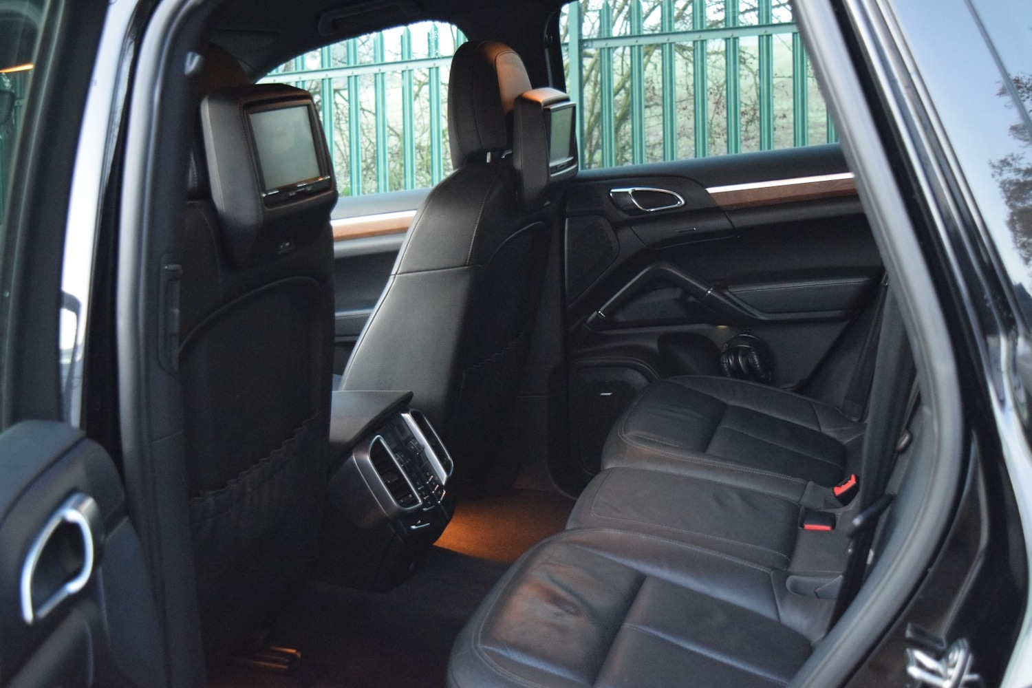 Used Porsche Cayenne 2011 for sale - 77213438: Photo 40