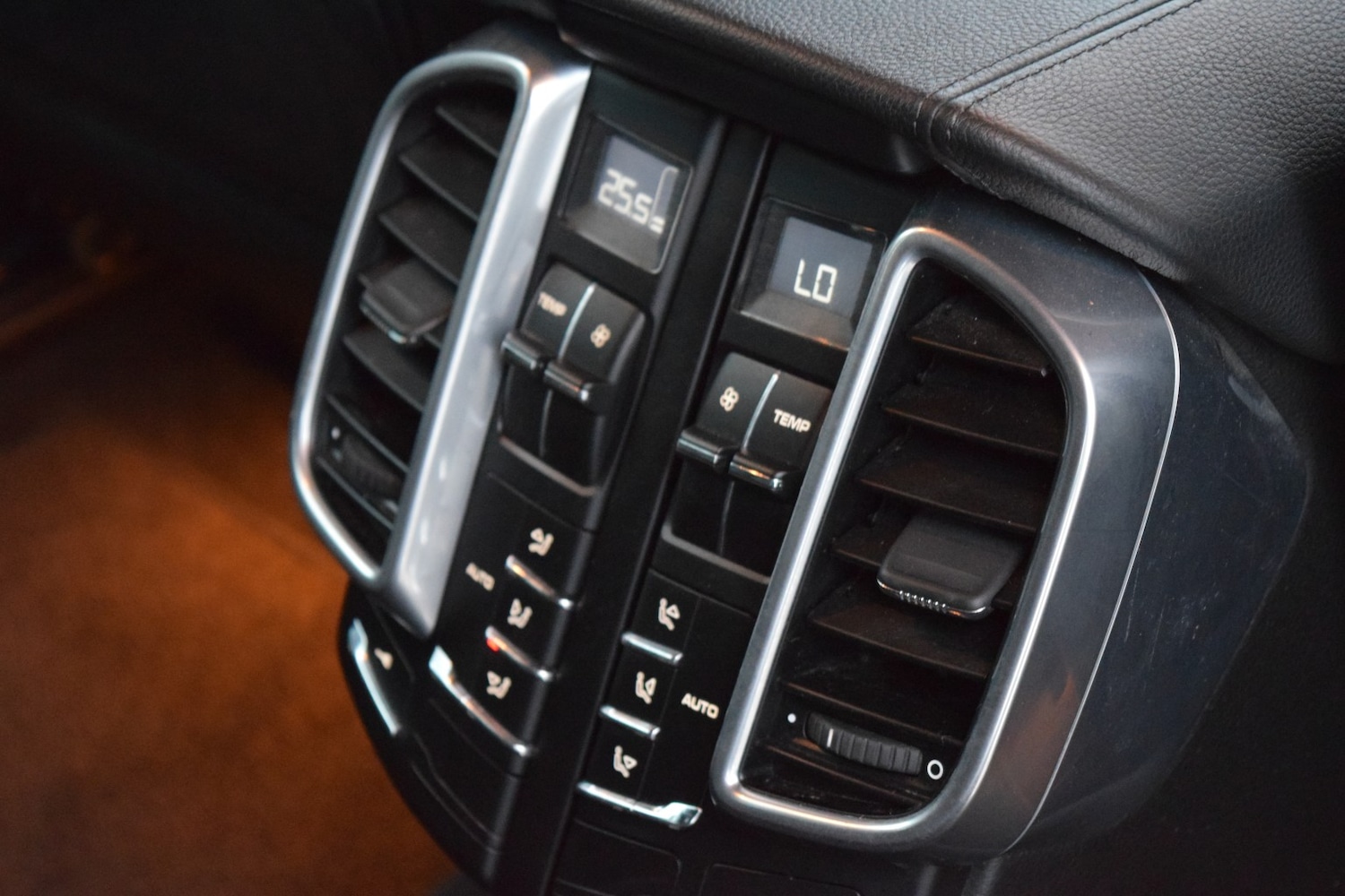 Used Porsche Cayenne 2011 for sale - 77213438: Photo 42