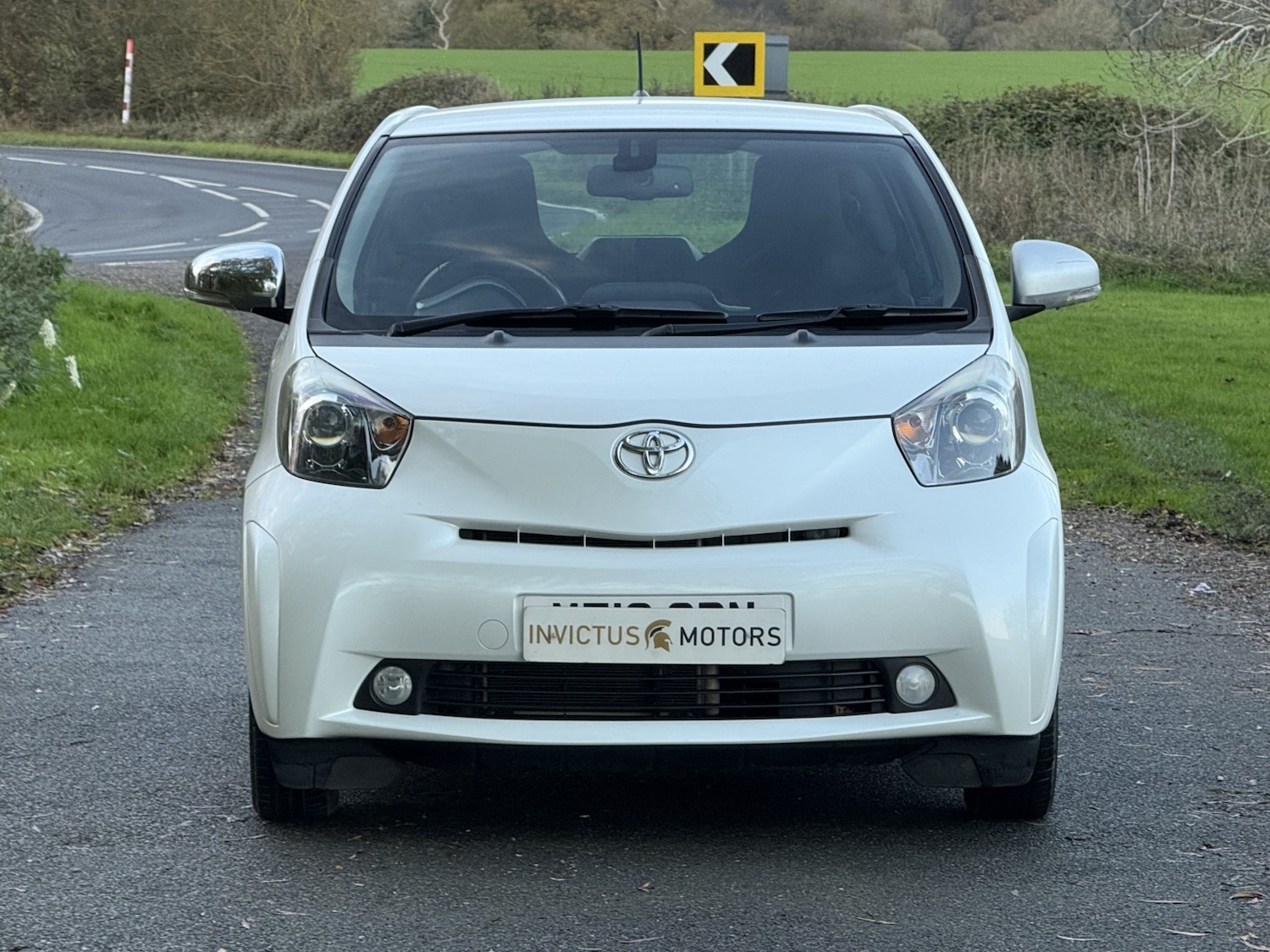 Used Toyota IQ 2010 for sale - 76716187: Photo 2