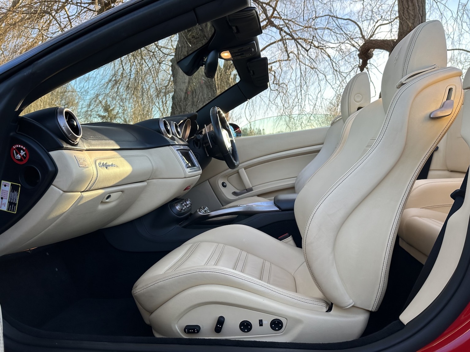 Used Ferrari California 2011 for sale - 76716185: Photo 10