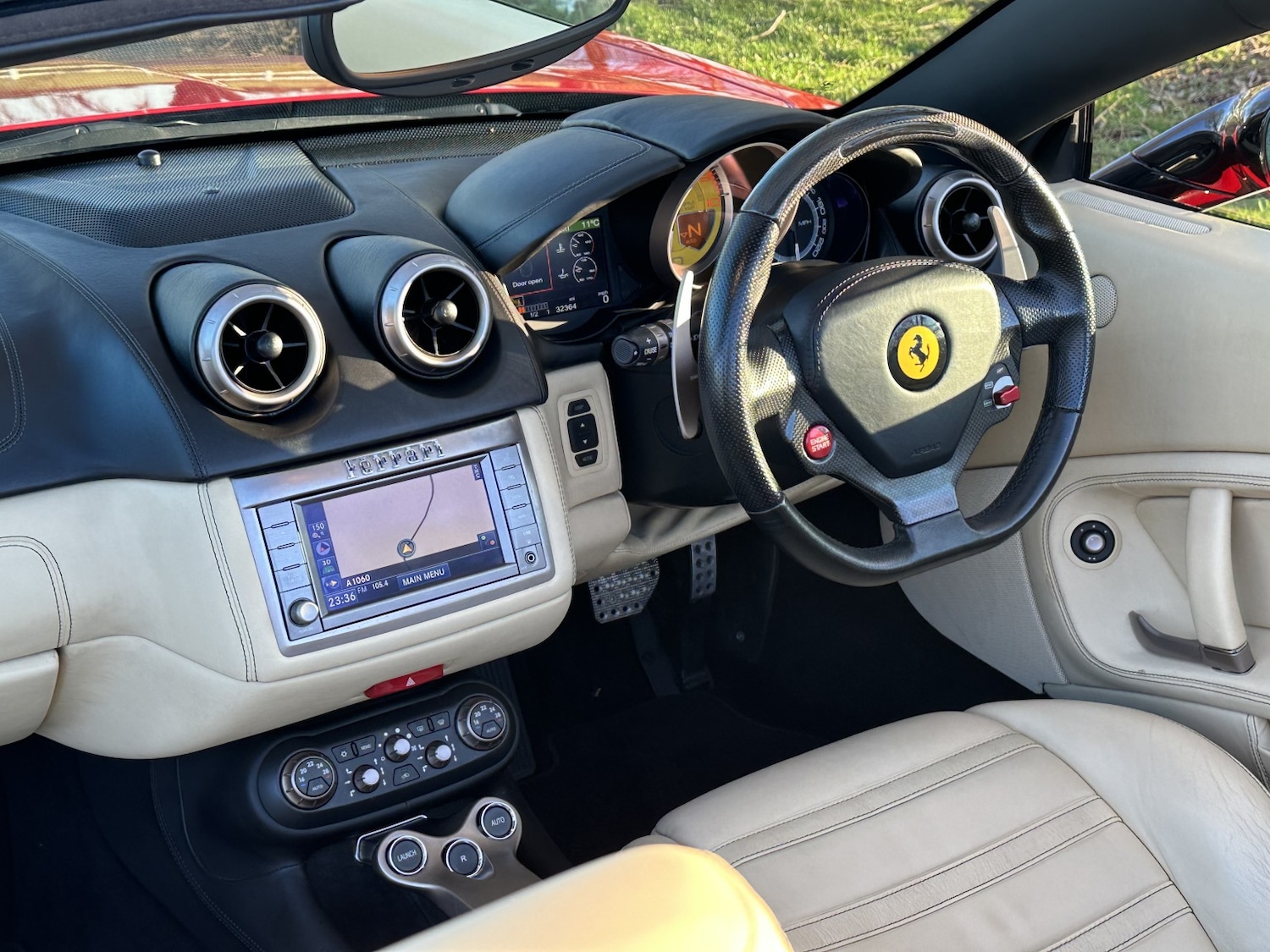 Used Ferrari California 2011 for sale - 76716185: Photo 12