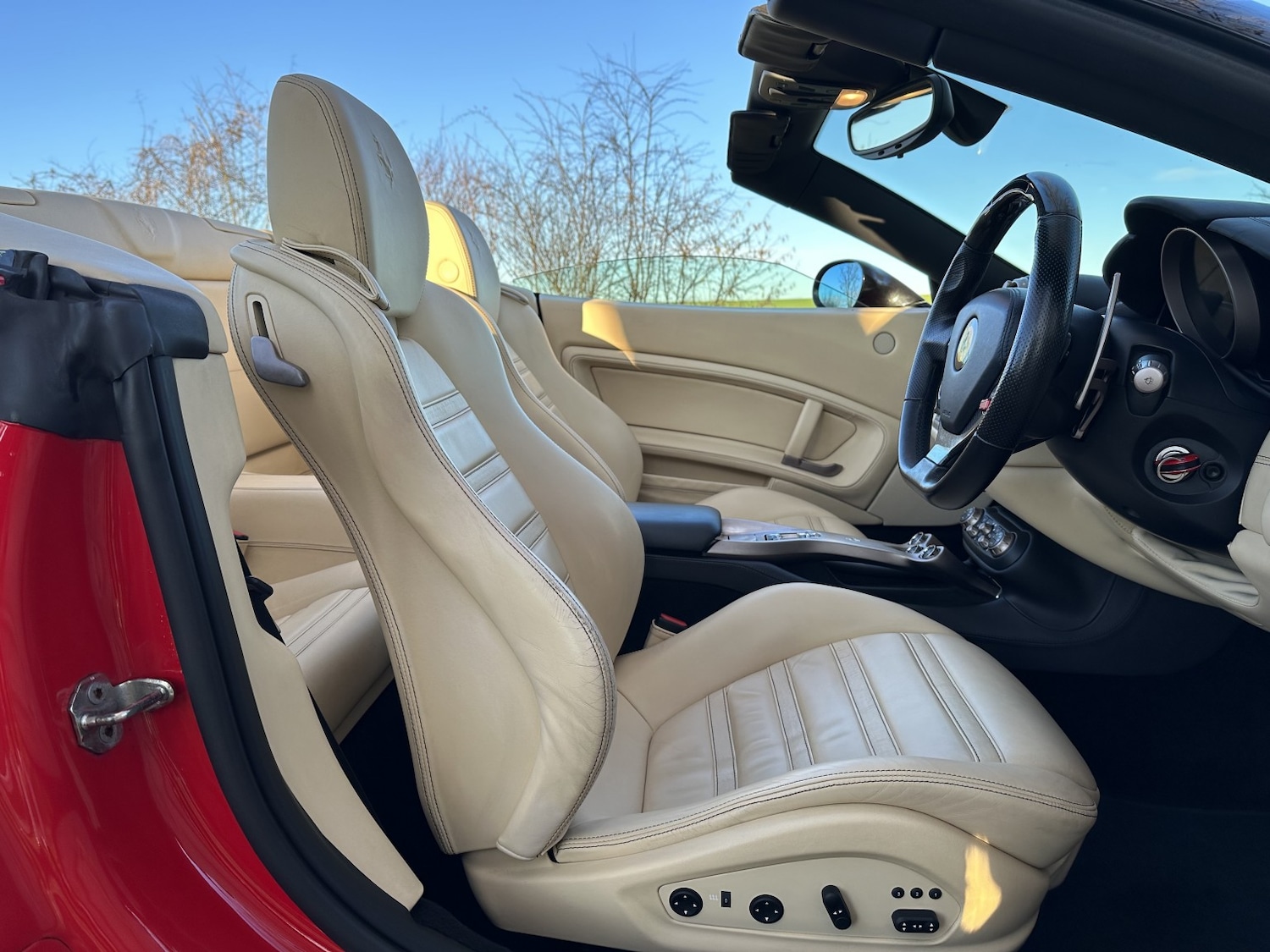 Used Ferrari California 2011 for sale - 76716185: Photo 14