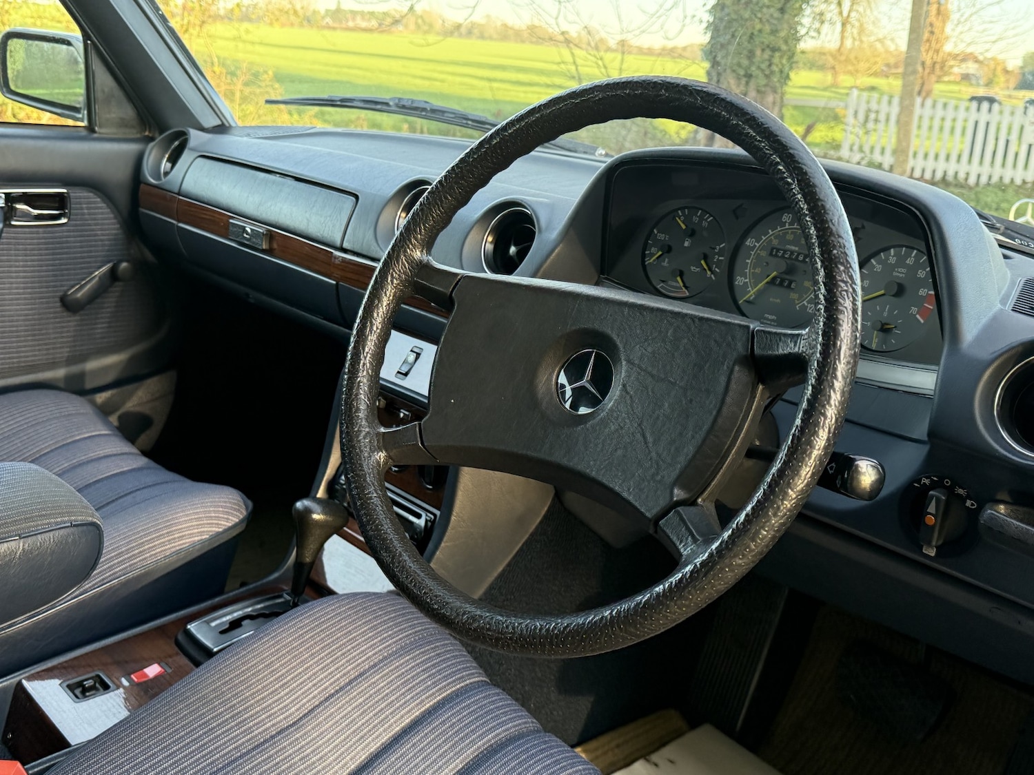Used Mercedes-Benz 230 1985 for sale - 78004604: Photo 47