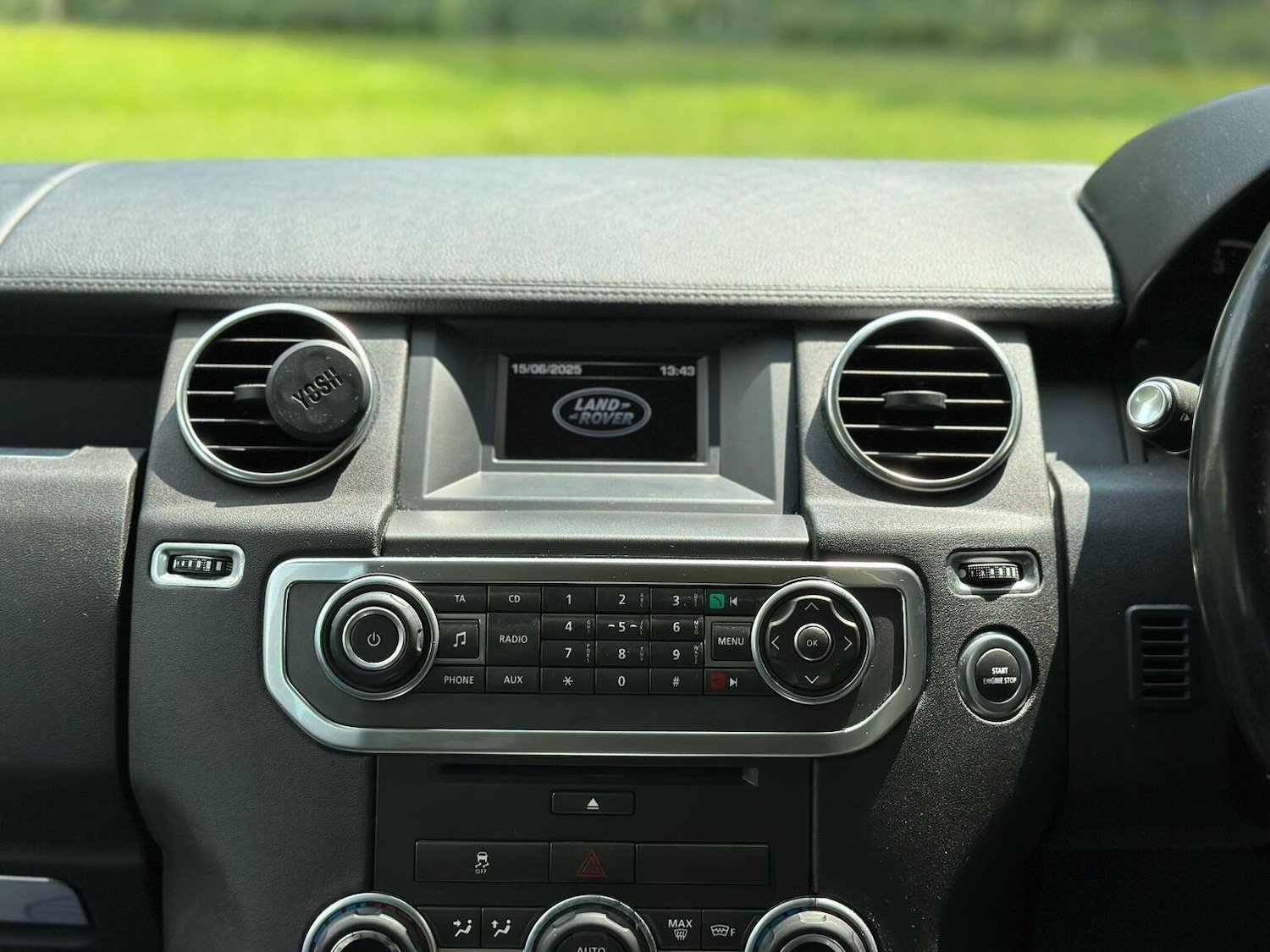 Used Land Rover Discovery 2016 for sale - 76716217: Photo 17