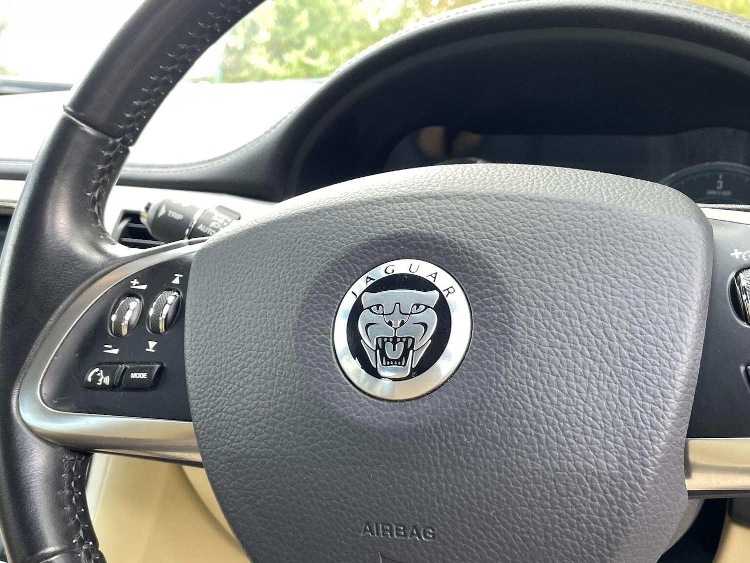 Used Jaguar XF 2013 for sale - 76716211: Photo 18