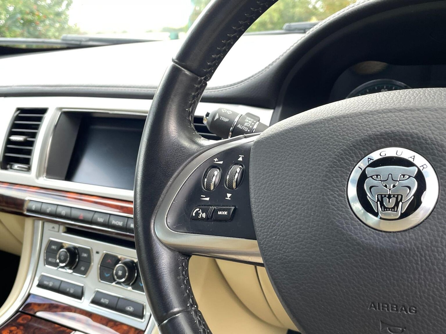 Used Jaguar XF 2013 for sale - 76716211: Photo 20