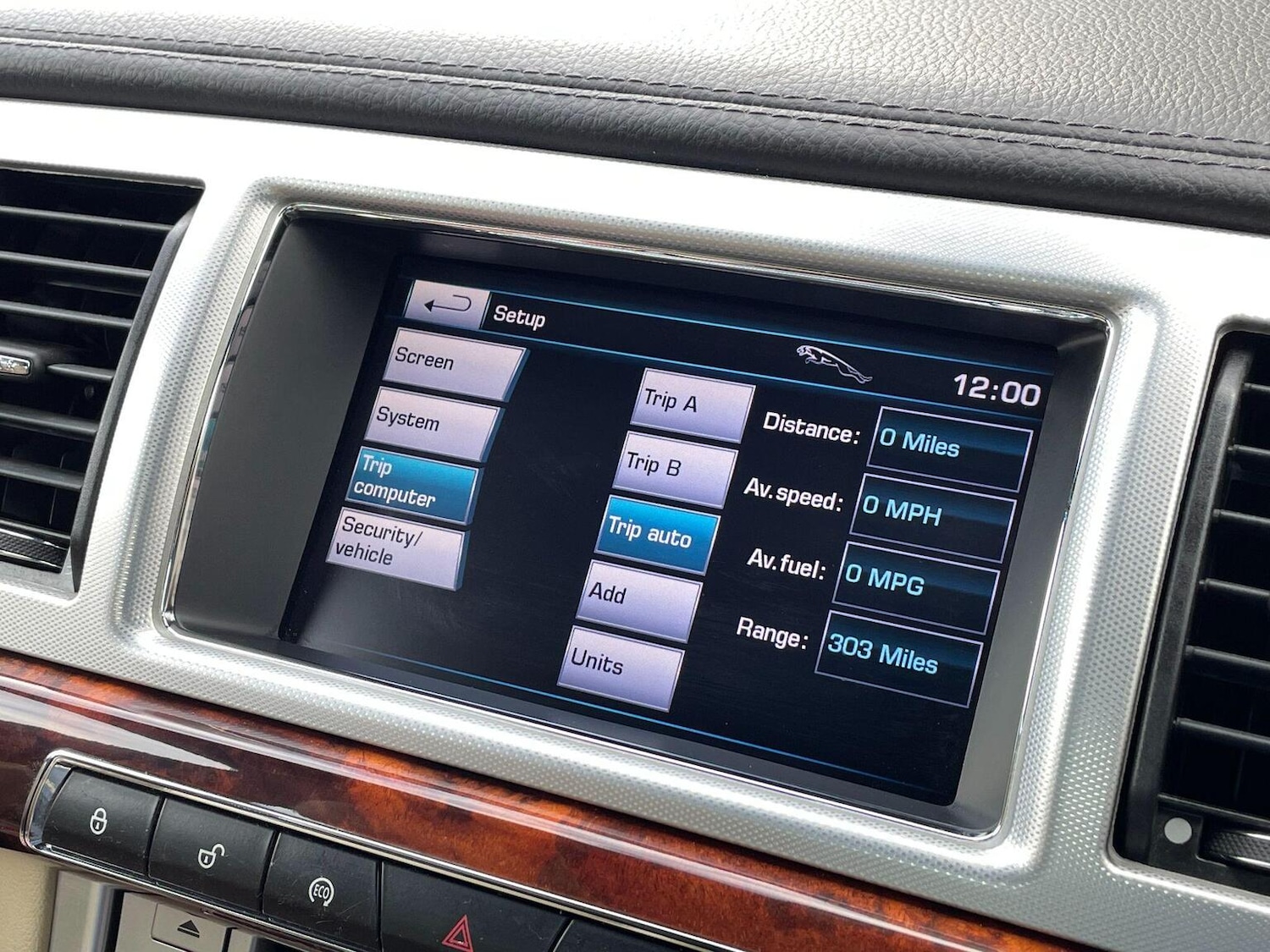 Used Jaguar XF 2013 for sale - 76716211: Photo 27