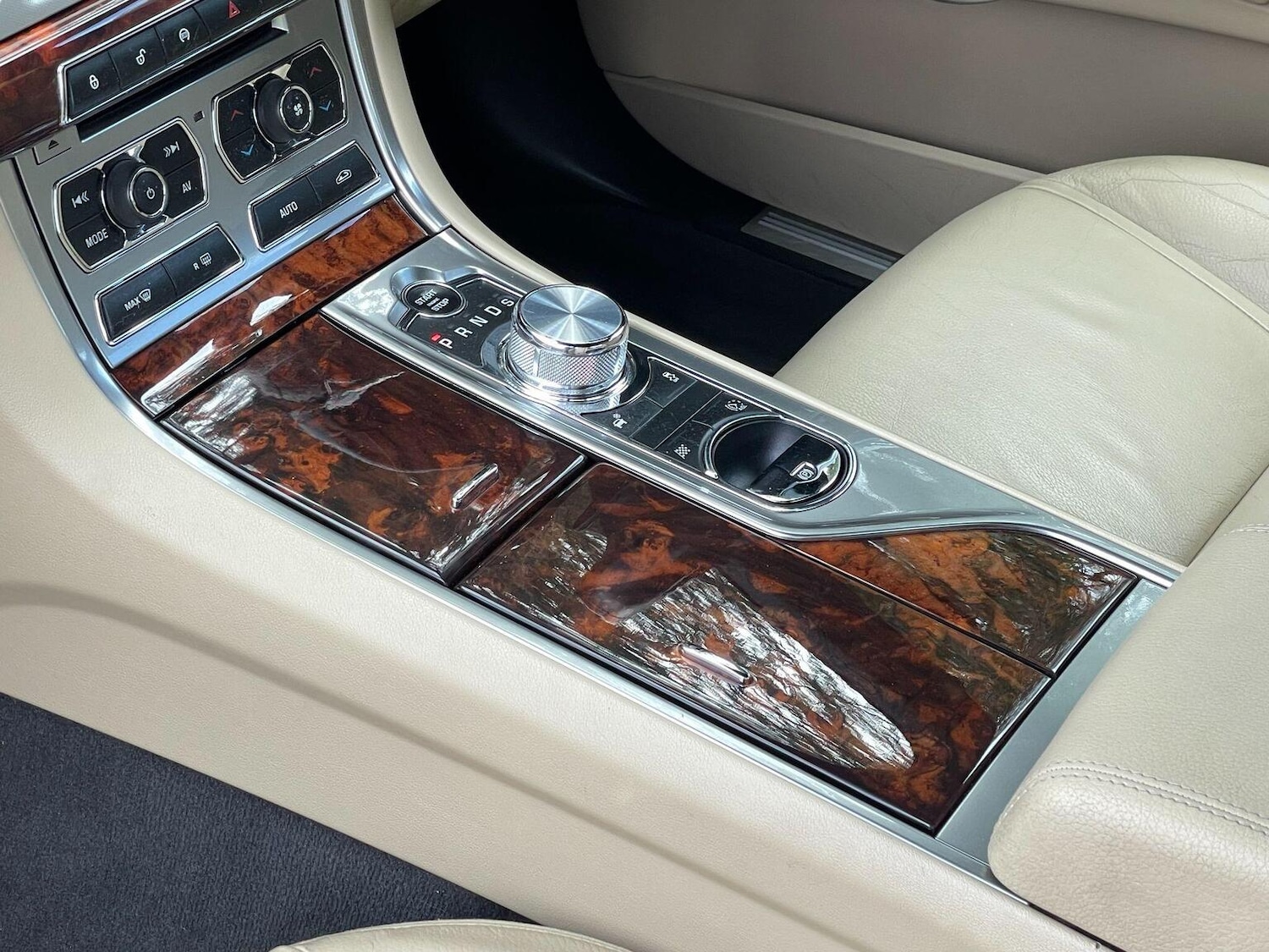 Used Jaguar XF 2013 for sale - 76716211: Photo 34