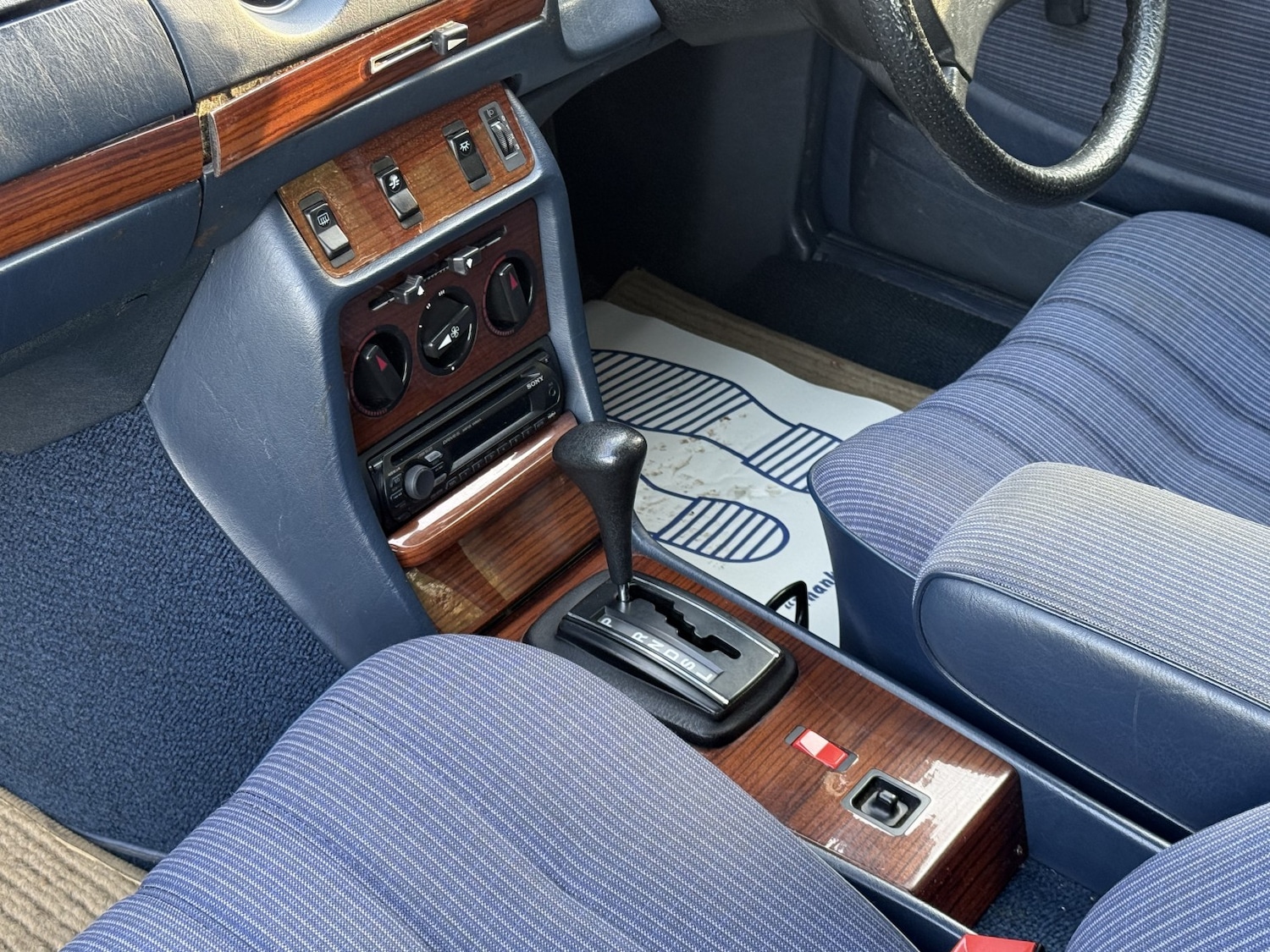 Used Mercedes-Benz 230 1985 for sale - 76762143: Photo 26