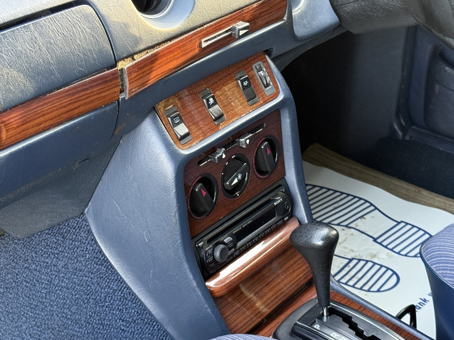 Used Mercedes-Benz 230 1985 for sale - 76762143: Photo 27