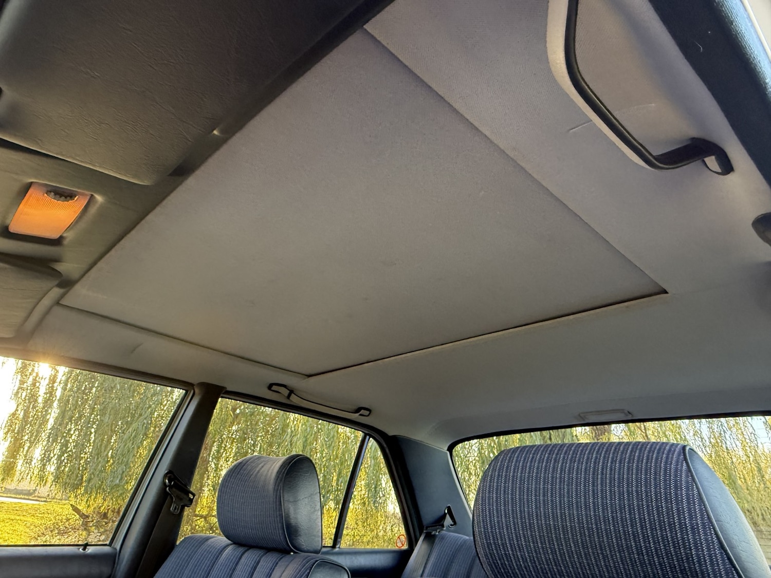 Used Mercedes-Benz 230 1985 for sale - 76762143: Photo 33