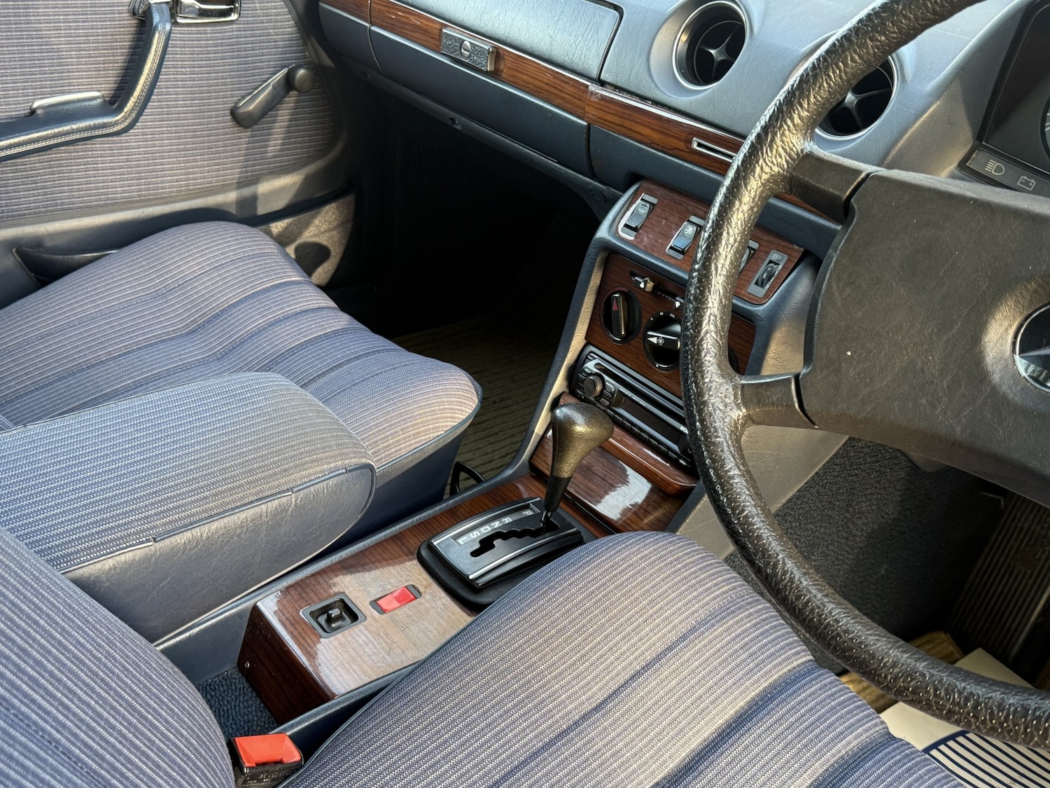 Used Mercedes-Benz 230 1985 for sale - 76762143: Photo 48