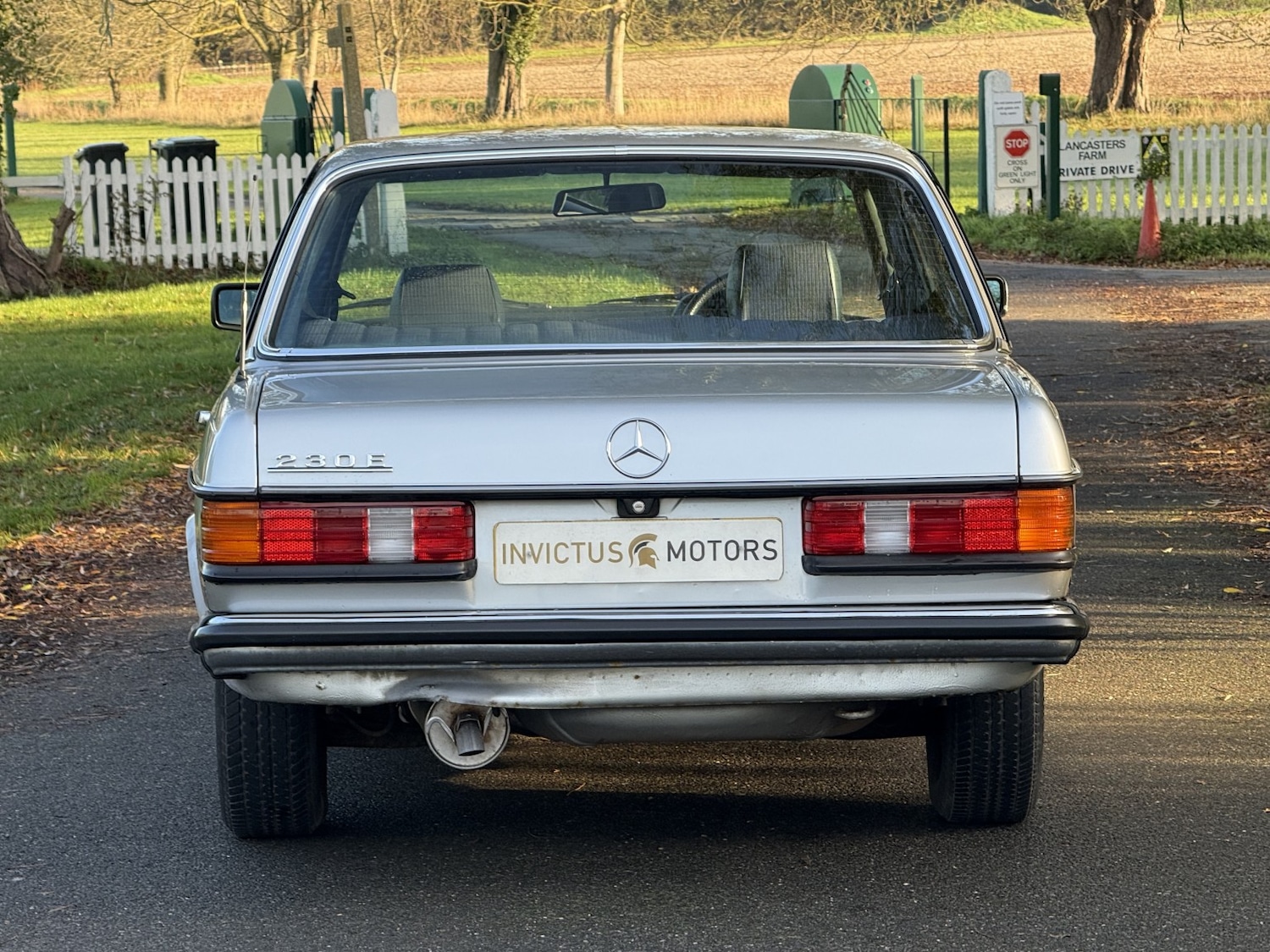 Used Mercedes-Benz 230 1985 for sale - 76821636: Photo 10