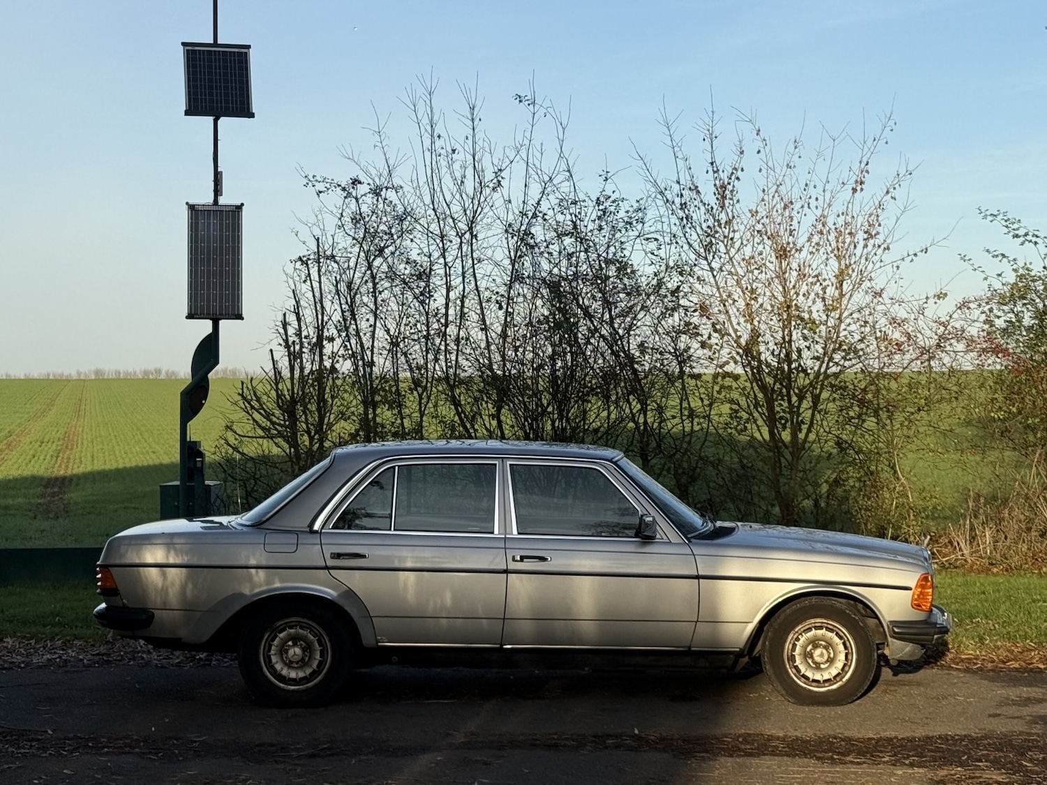 Used Mercedes-Benz 230 1985 for sale - 76821636: Photo 12