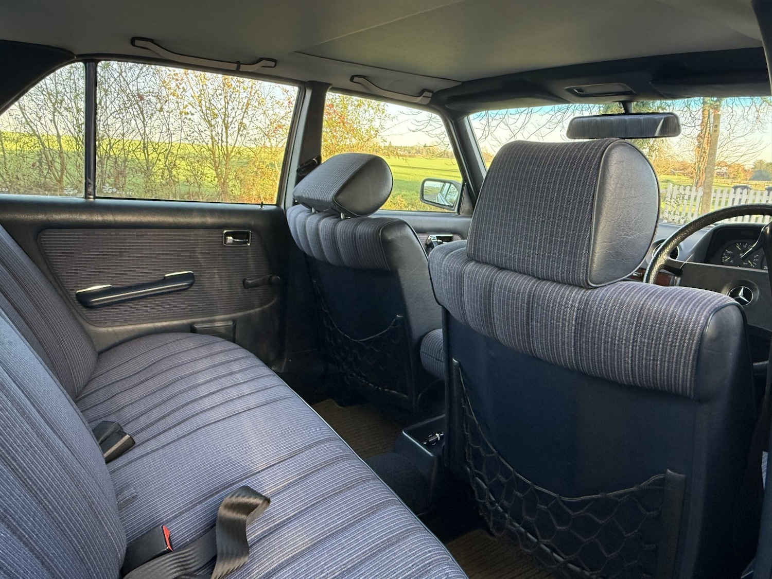 Used Mercedes-Benz 230 1985 for sale - 76821636: Photo 39