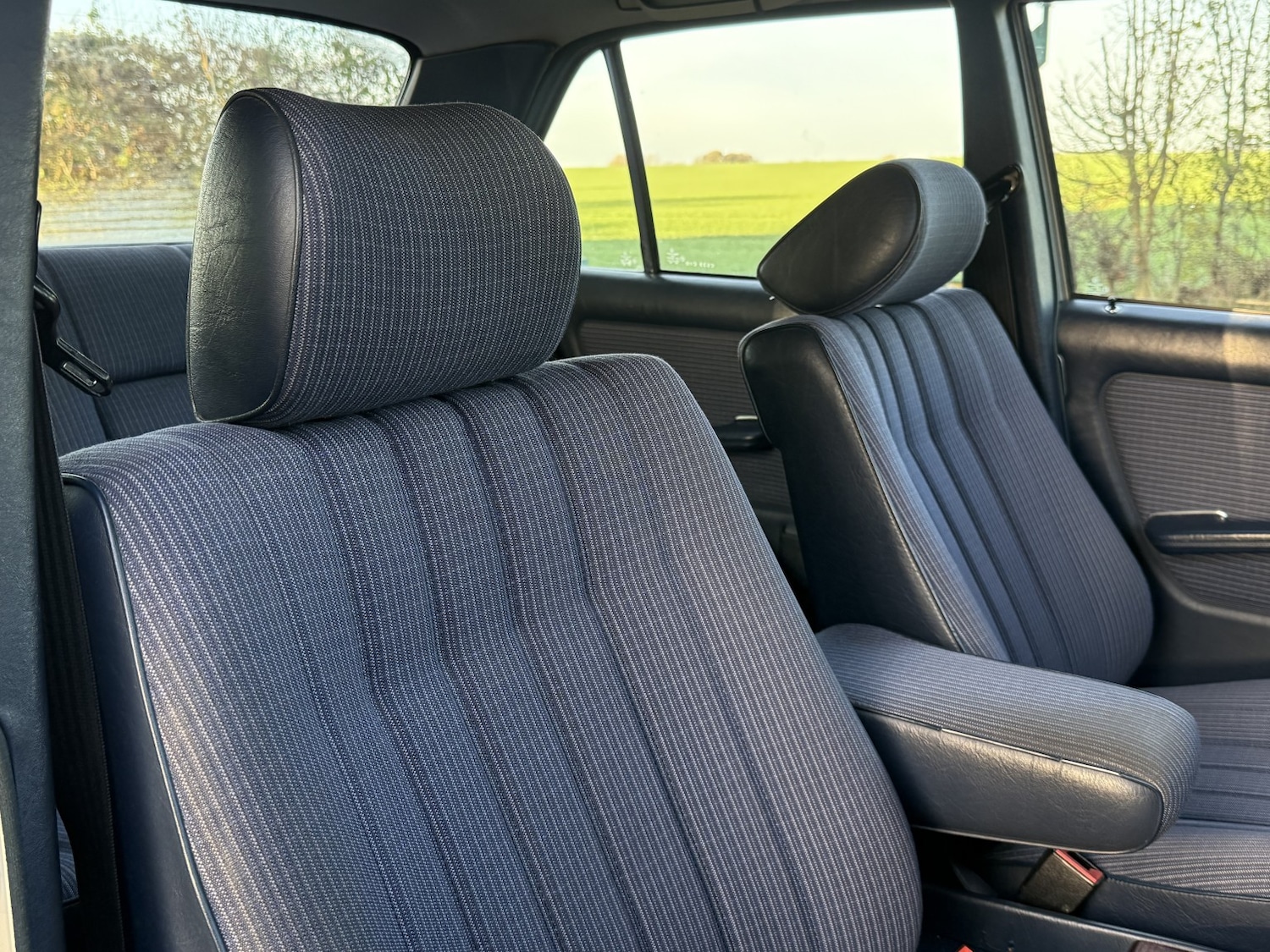 Used Mercedes-Benz 230 1985 for sale - 76821636: Photo 44