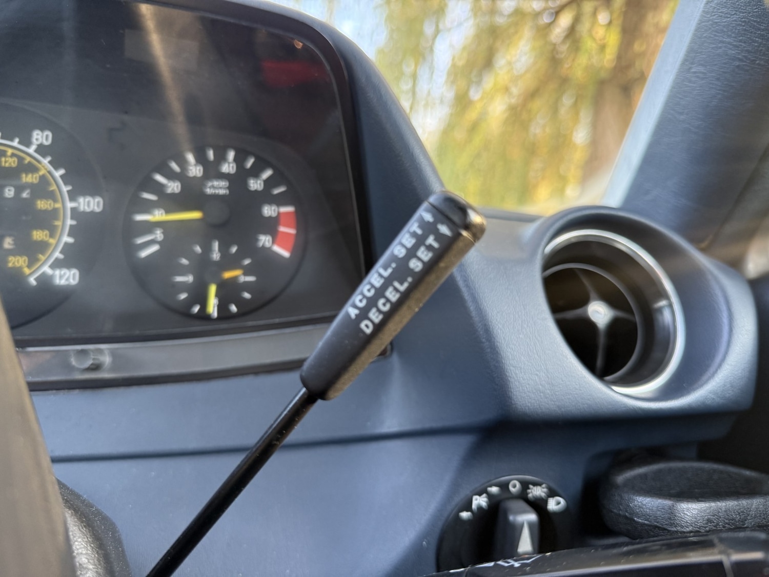 Used Mercedes-Benz 230 1985 for sale - 76821636: Photo 50