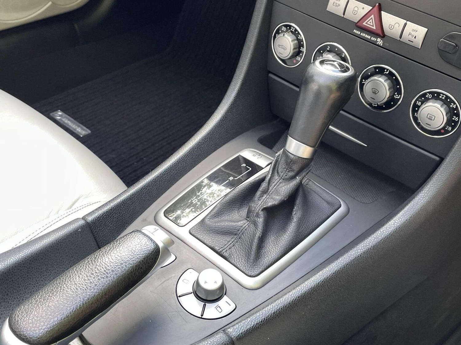 Used Mercedes-Benz SLK 2006 for sale - 76716219: Photo 34