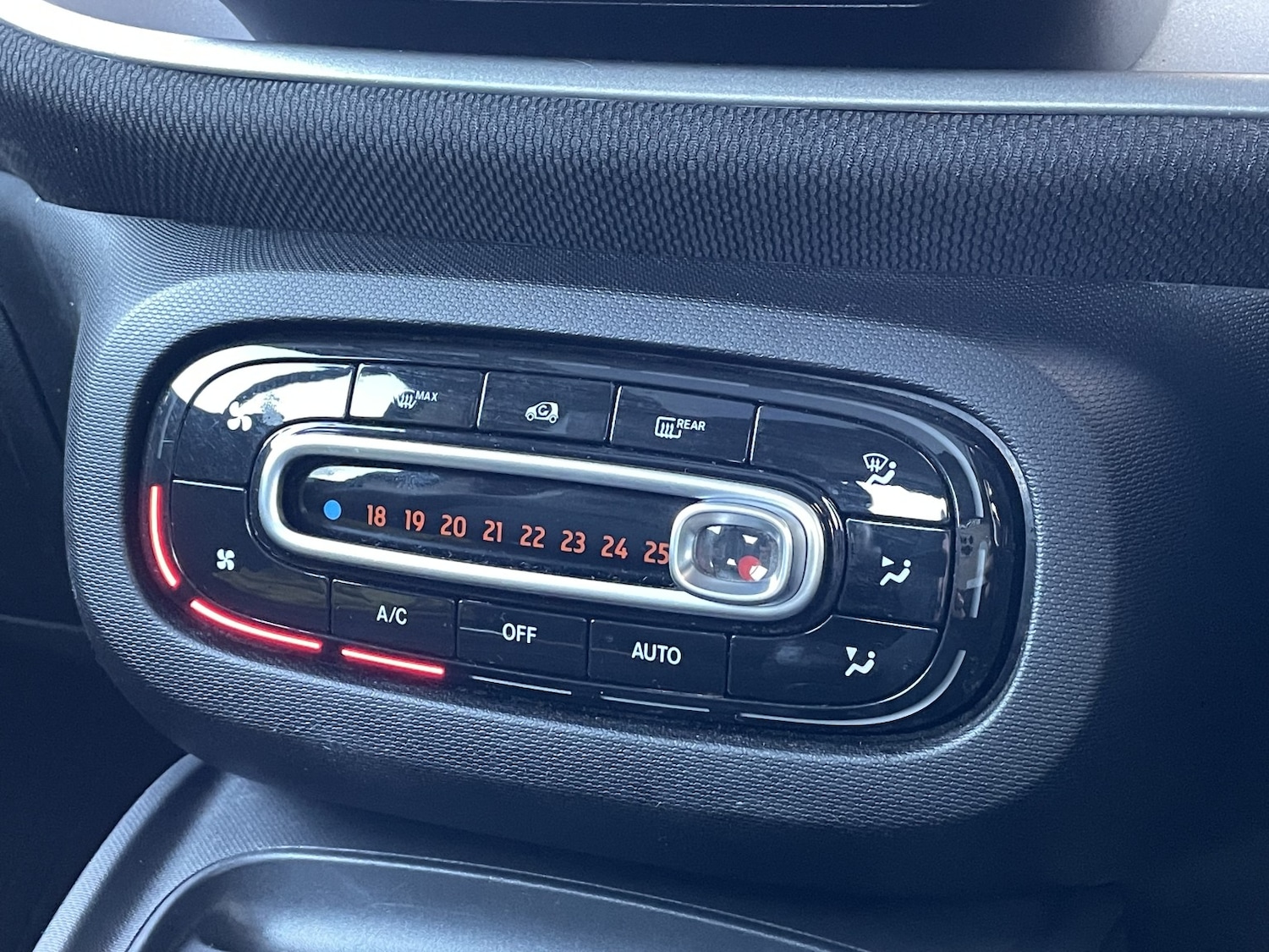 Used smart fortwo 2016 for sale - 76935292: Photo 36