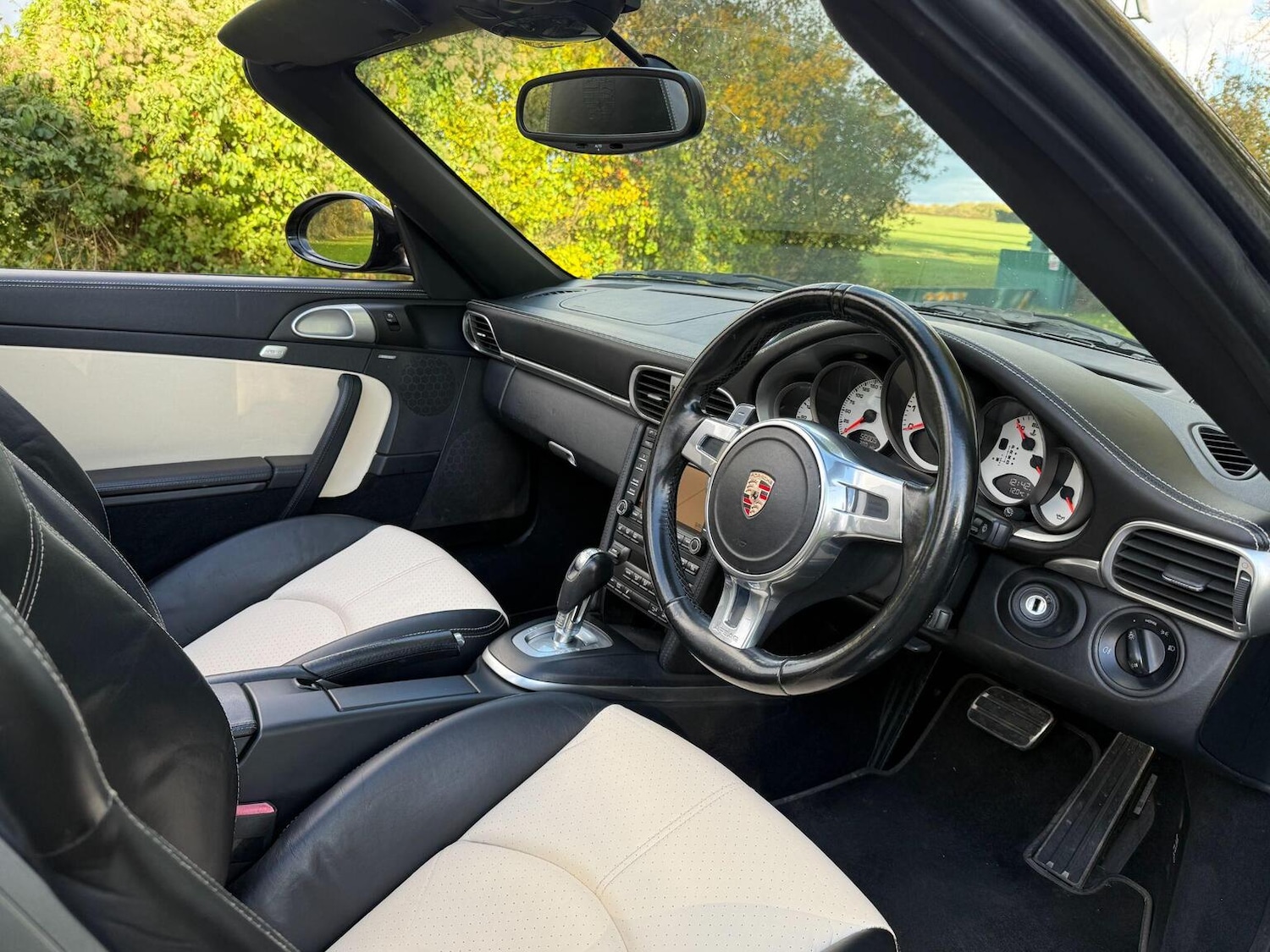 Used Porsche 911 2011 for sale - 76716196: Photo 24