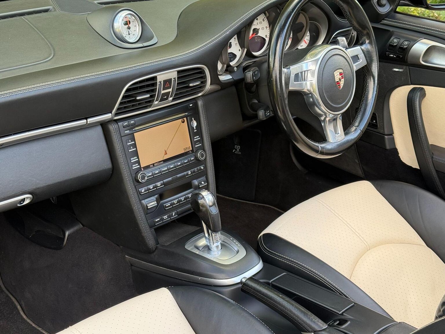 Used Porsche 911 2011 for sale - 76716196: Photo 46