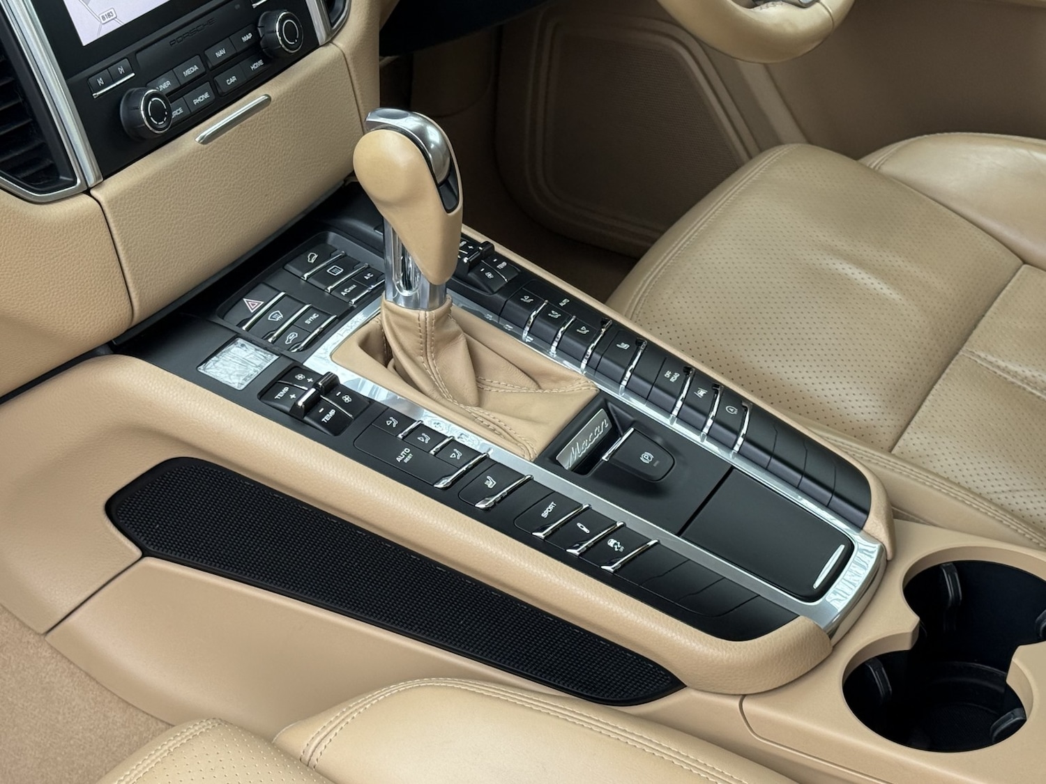 Used Porsche Macan 2016 for sale - 78004329: Photo 16