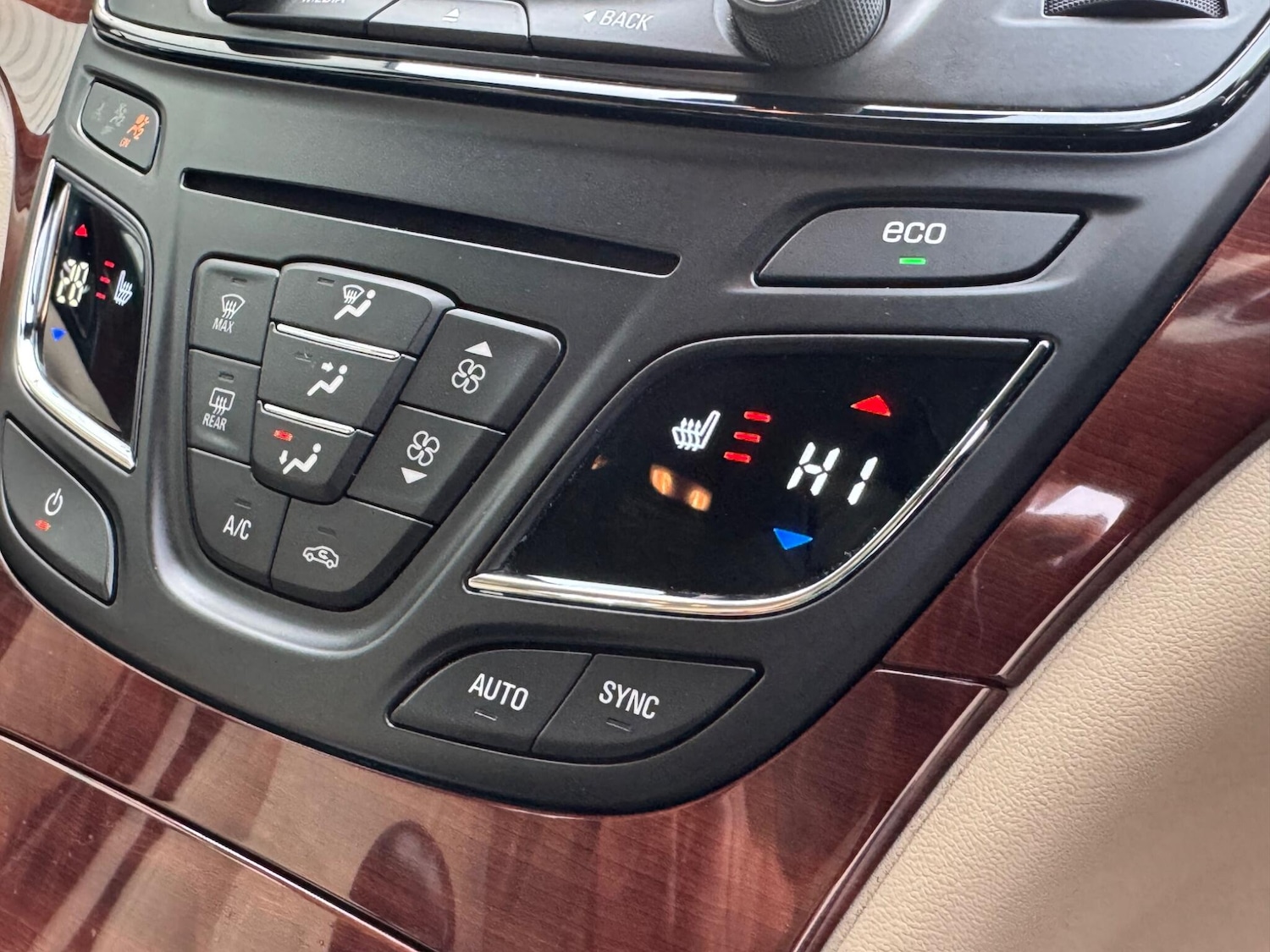 Used Vauxhall Insignia 2014 for sale - 77238286: Photo 23