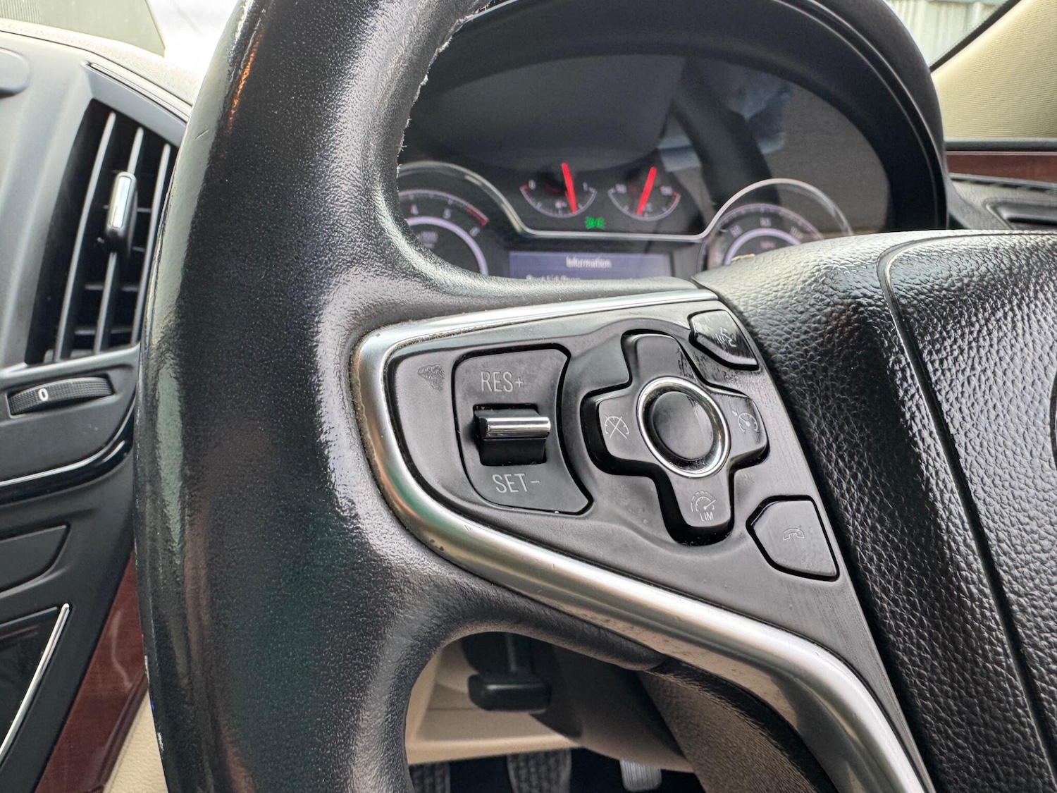 Used Vauxhall Insignia 2014 for sale - 77238286: Photo 33