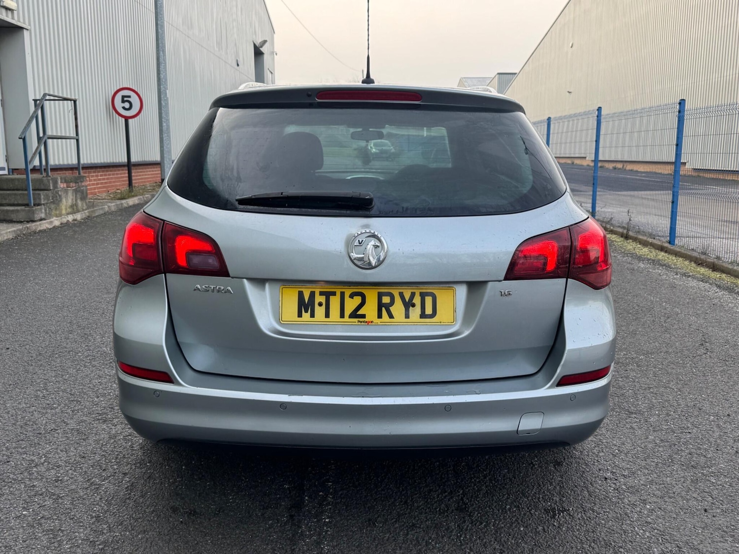 Used Vauxhall Astra 2012 for sale - 77205074: Photo 11