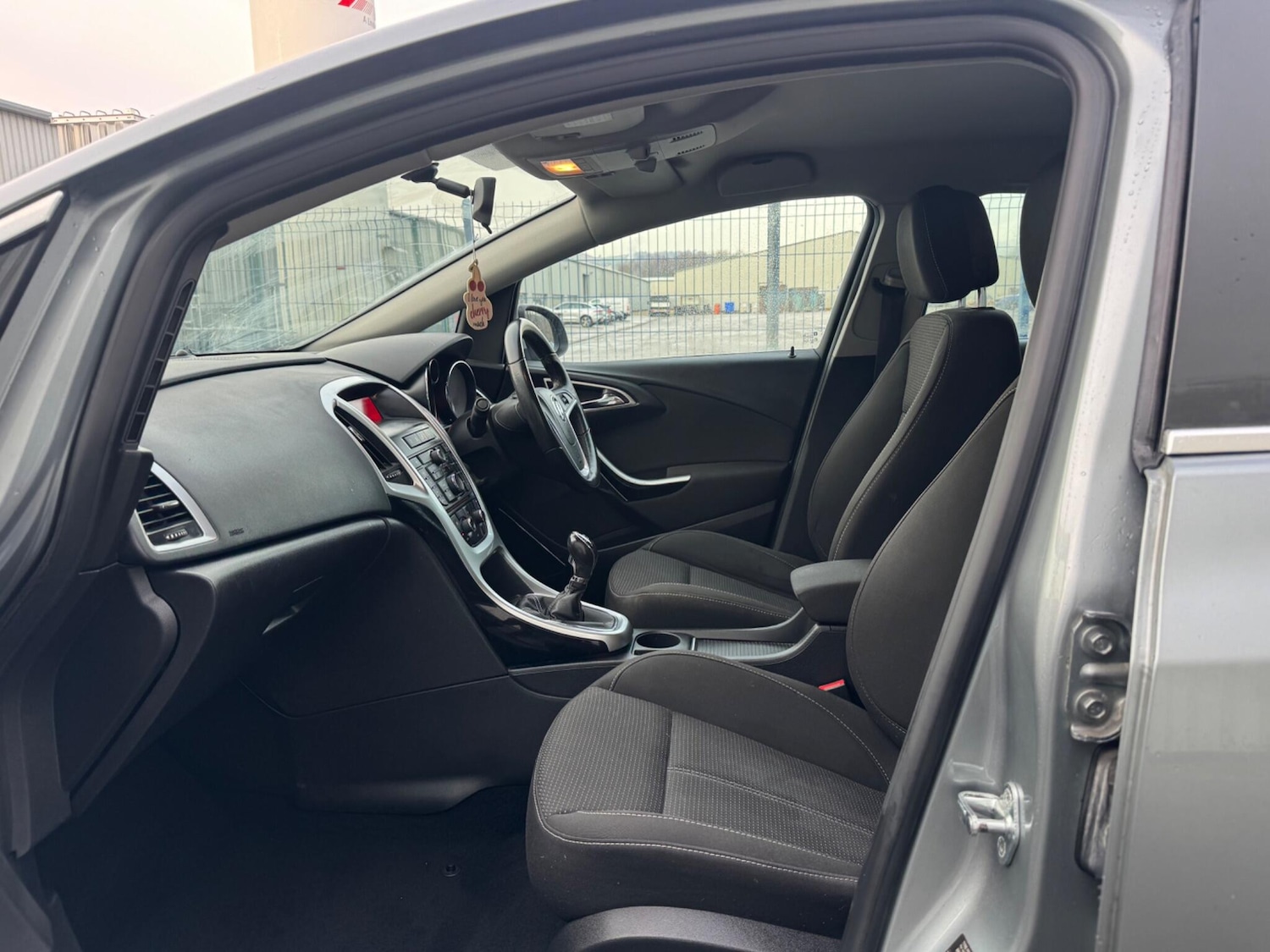 Used Vauxhall Astra 2012 for sale - 77205074: Photo 28