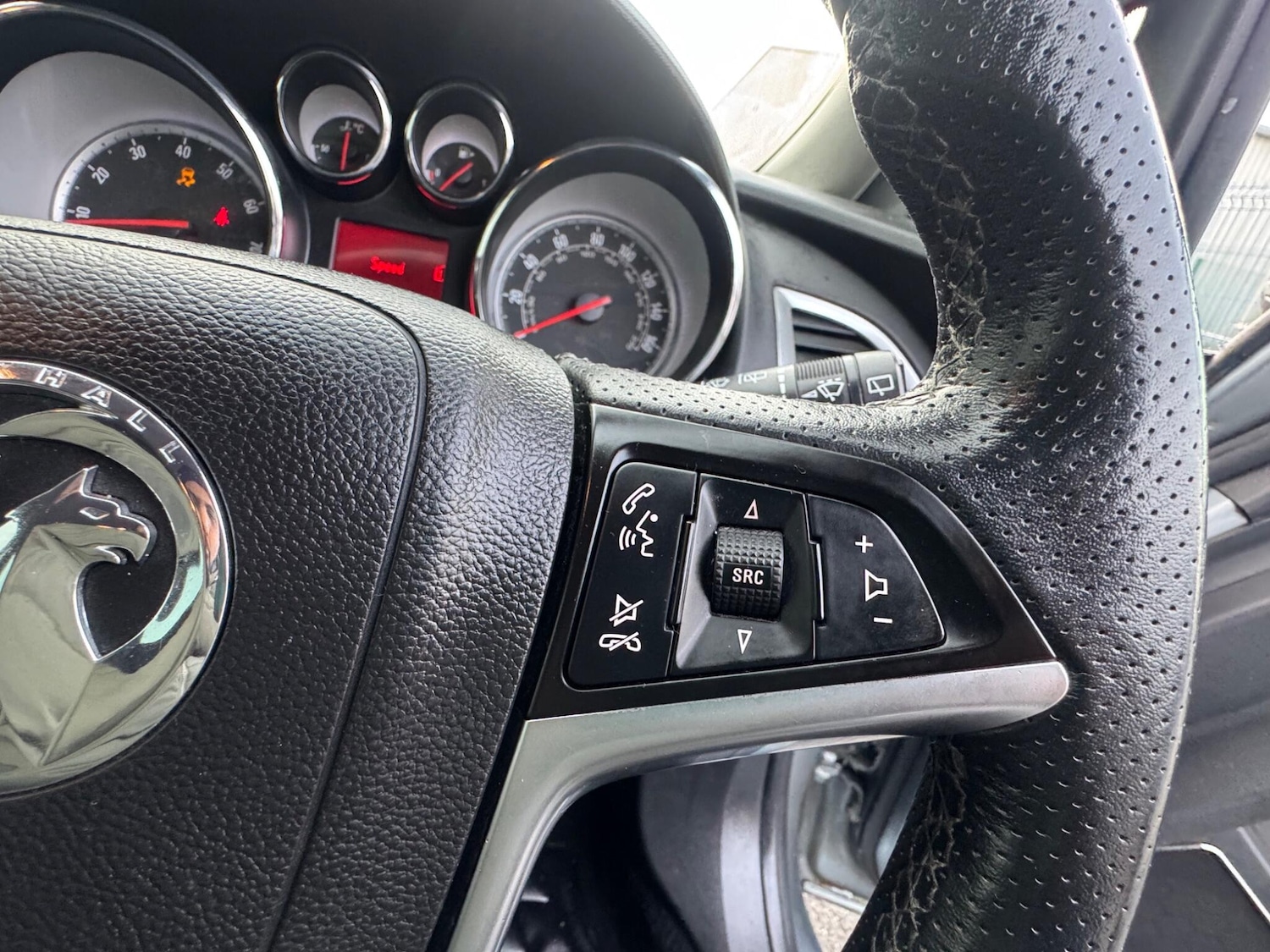 Used Vauxhall Astra 2012 for sale - 77205074: Photo 36