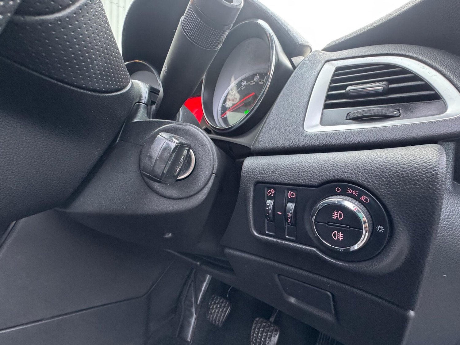 Used Vauxhall Astra 2012 for sale - 77205074: Photo 37