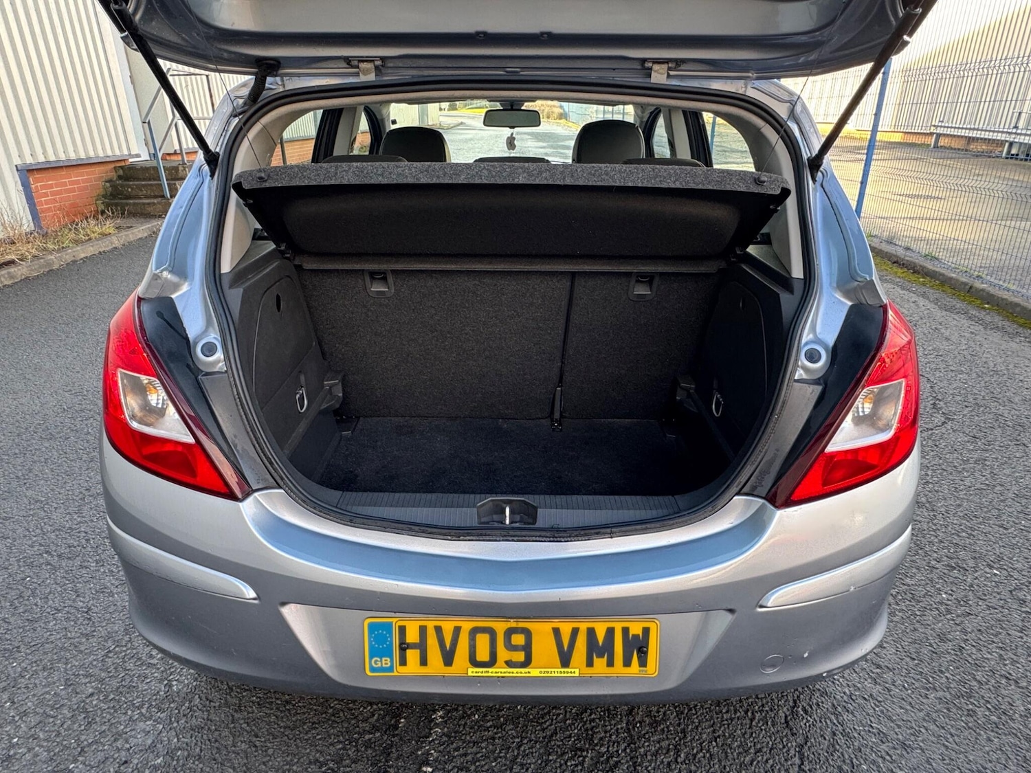 Used Vauxhall Corsa 2009 for sale - 77215329: Photo 12