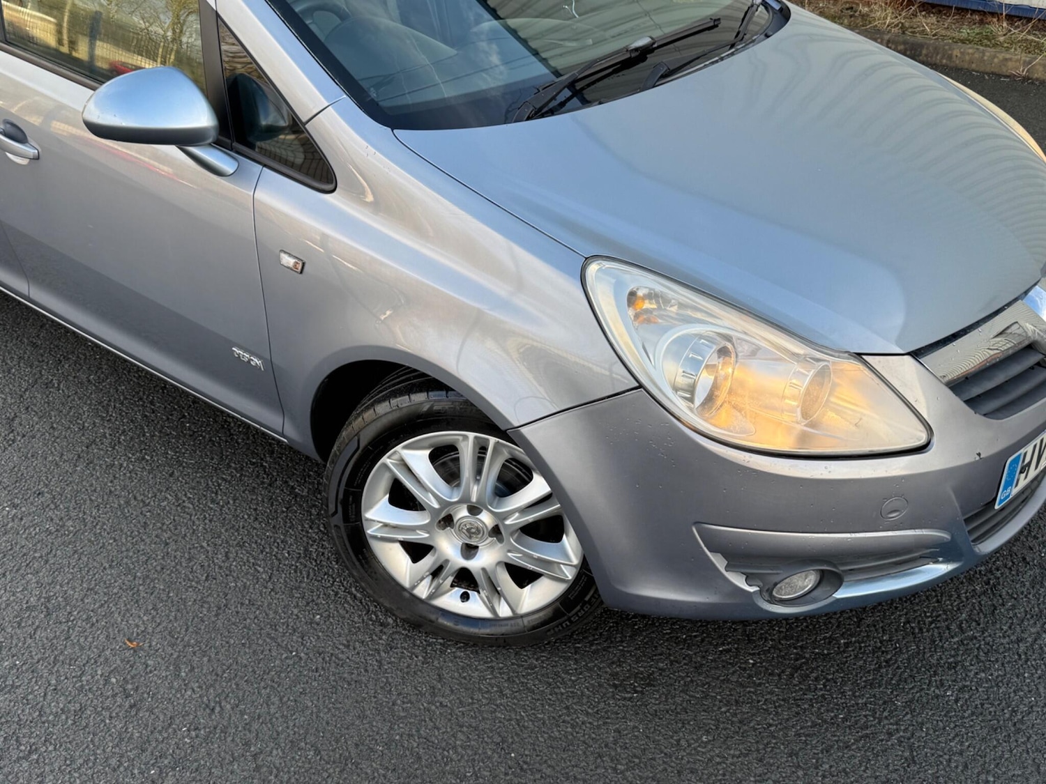 Used Vauxhall Corsa 2009 for sale - 77215329: Photo 2