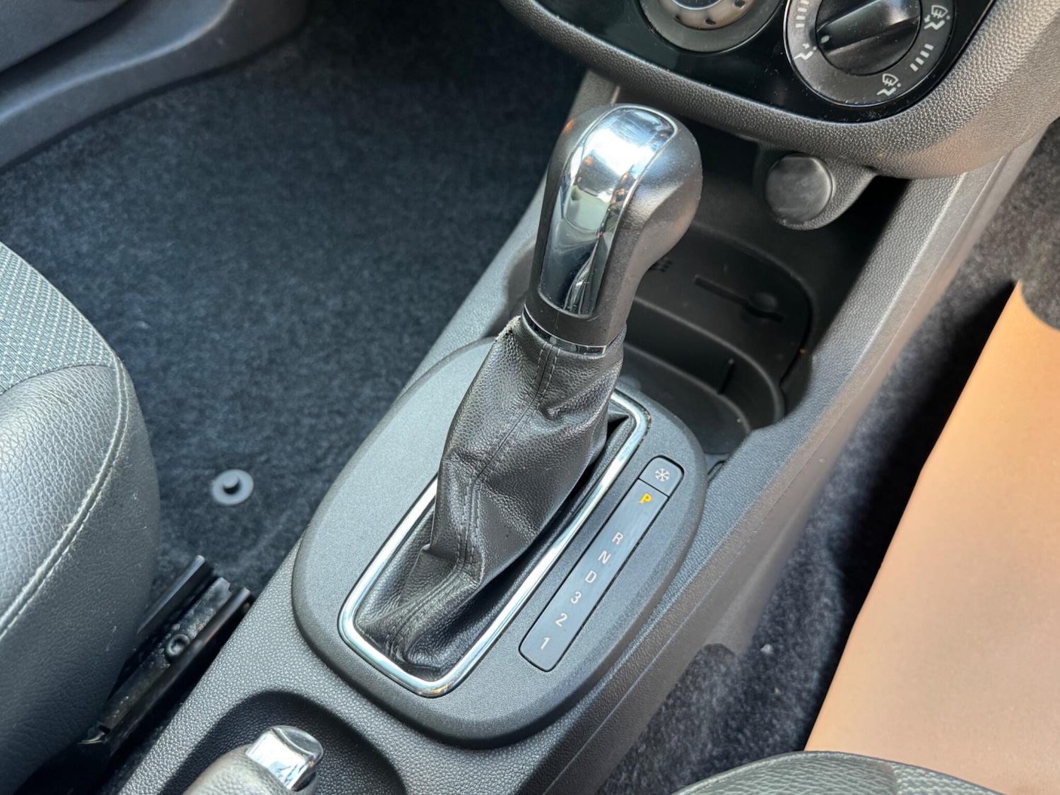 Used Vauxhall Corsa 2009 for sale - 77215329: Photo 20