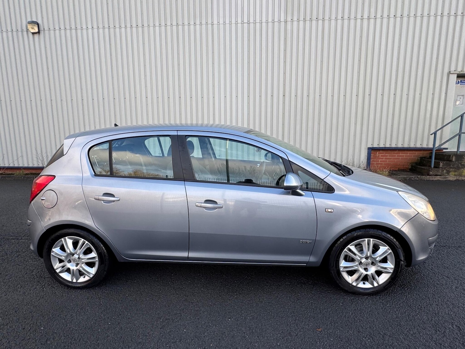 Used Vauxhall Corsa 2009 for sale - 77215329: Photo 3