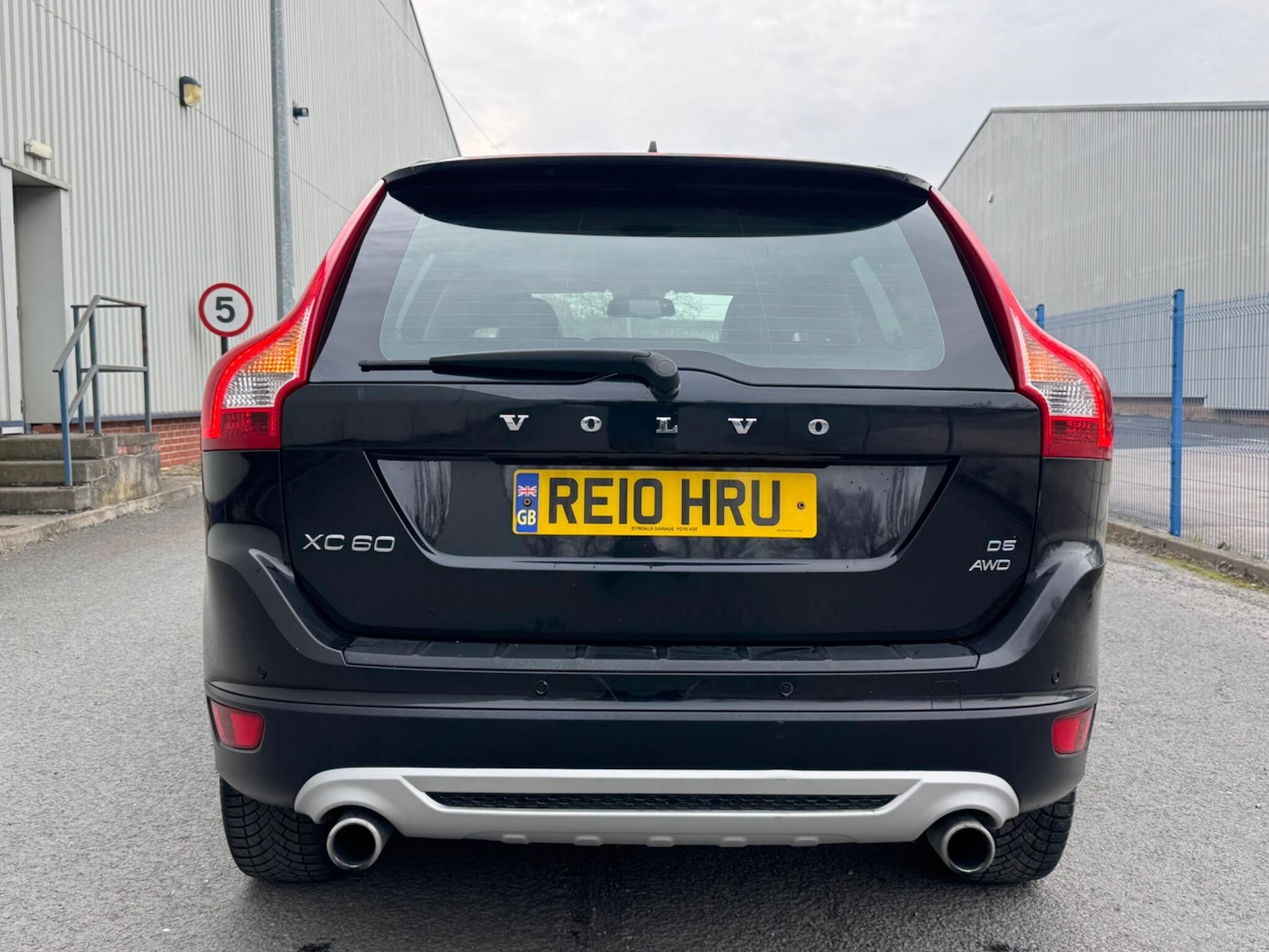 Used Volvo XC60 2010 for sale - 78170508: Photo 11