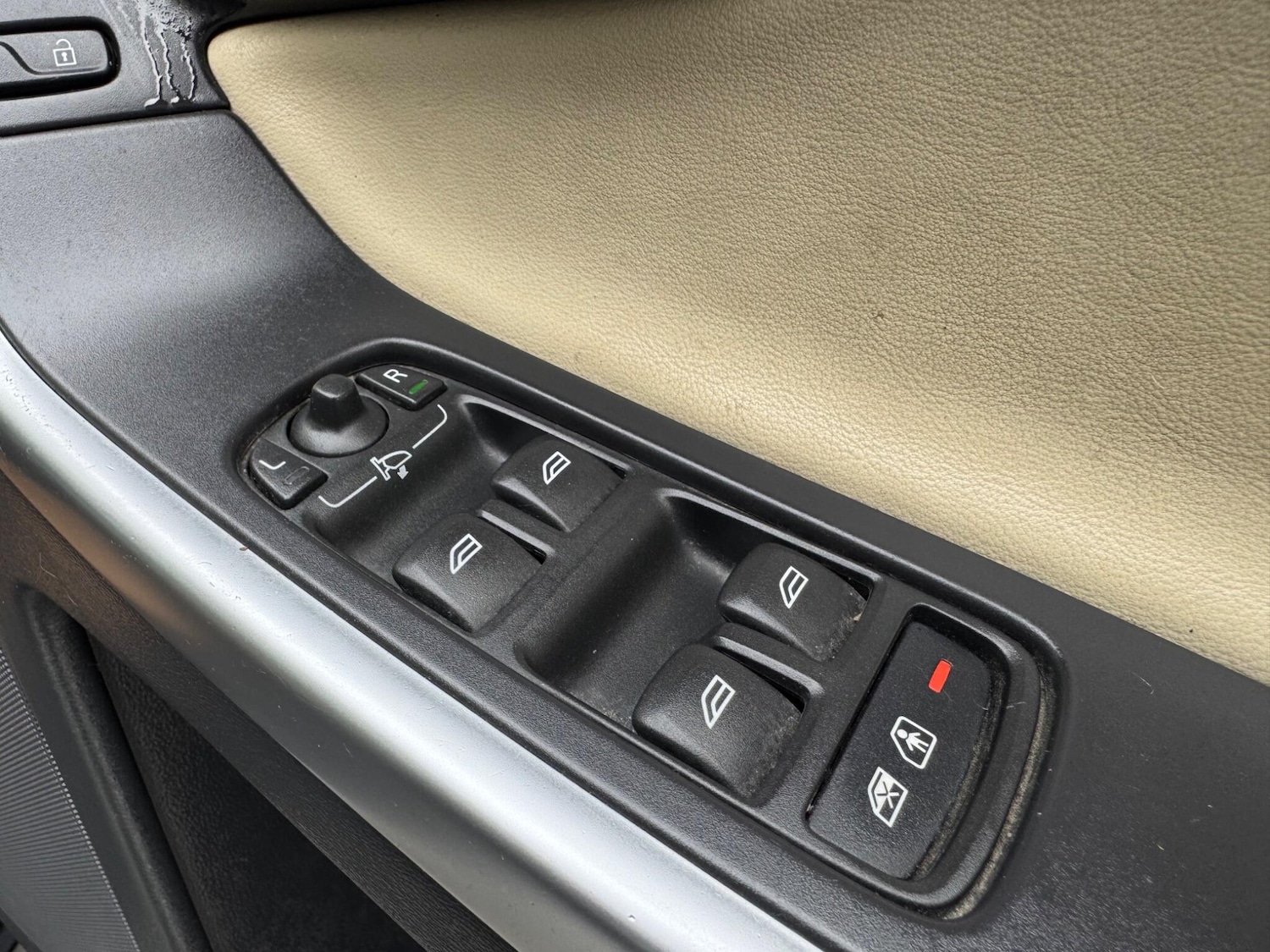 Used Volvo XC60 2010 for sale - 78170508: Photo 17