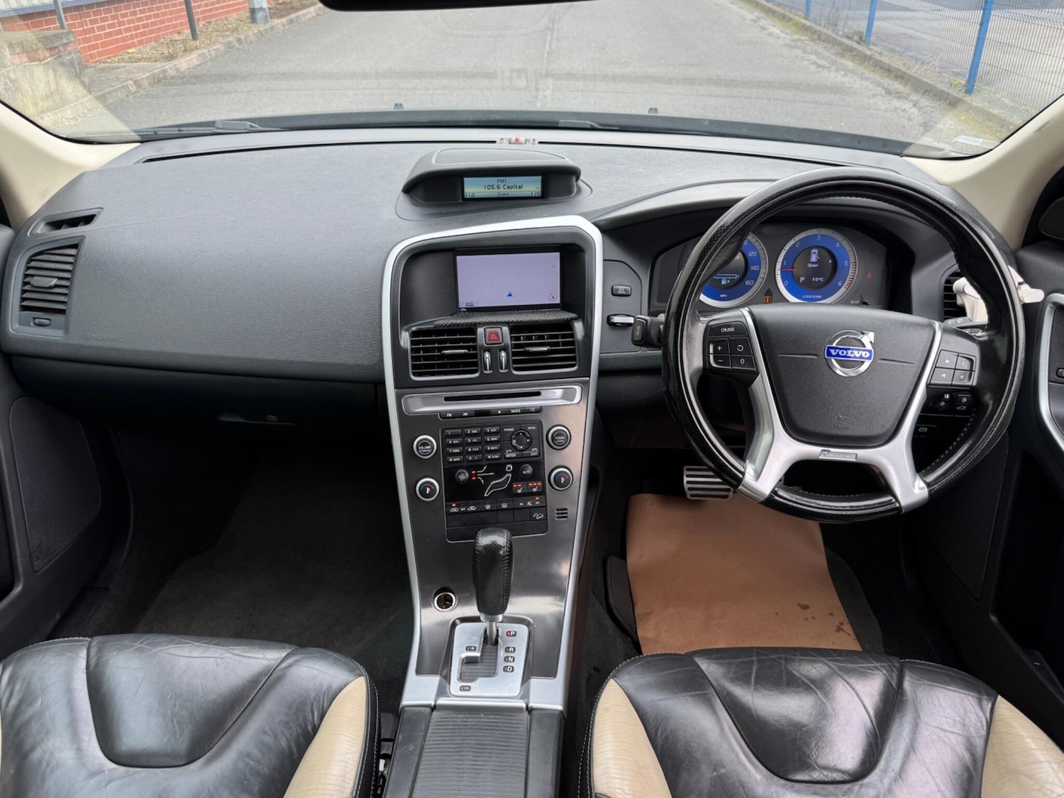 Used Volvo XC60 2010 for sale - 78170508: Photo 19