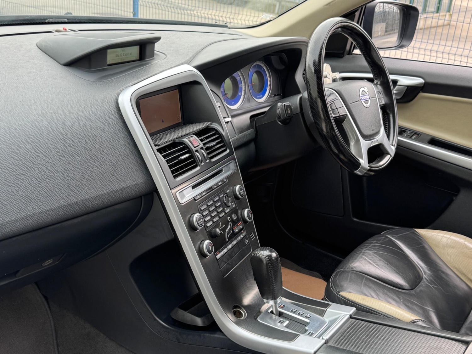 Used Volvo XC60 2010 for sale - 78170508: Photo 21