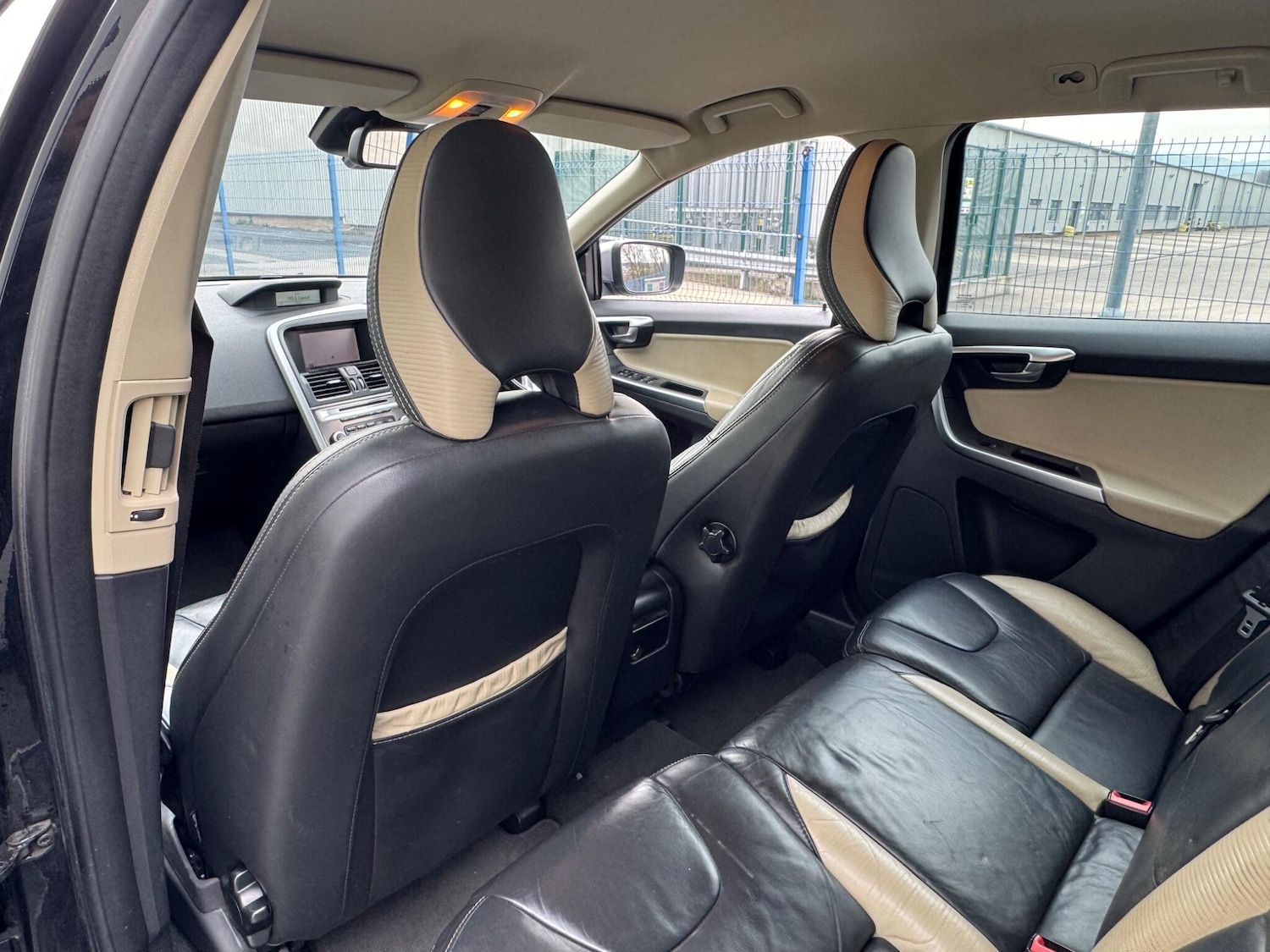 Used Volvo XC60 2010 for sale - 78170508: Photo 32