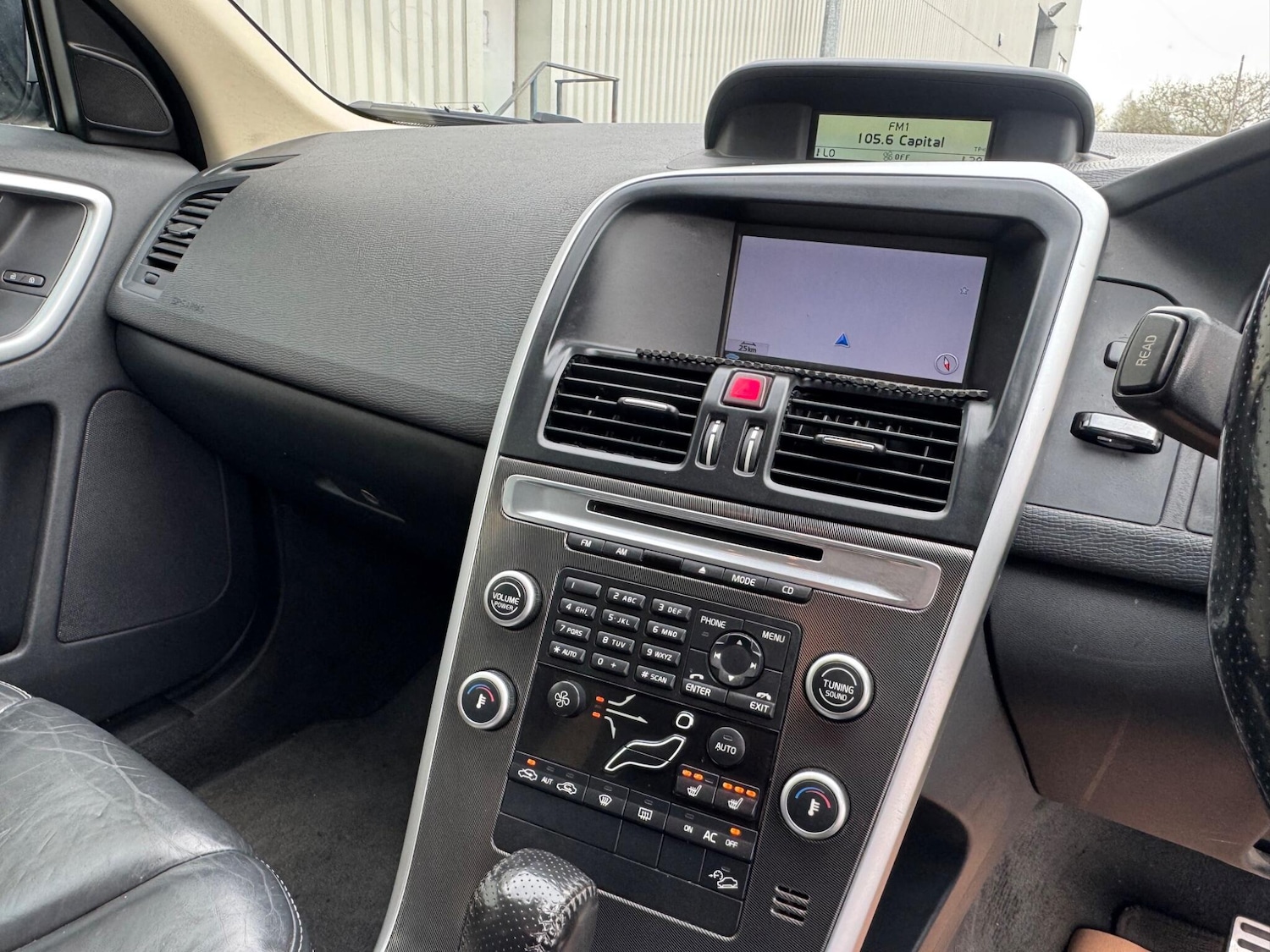 Used Volvo XC60 2010 for sale - 78170508: Photo 35